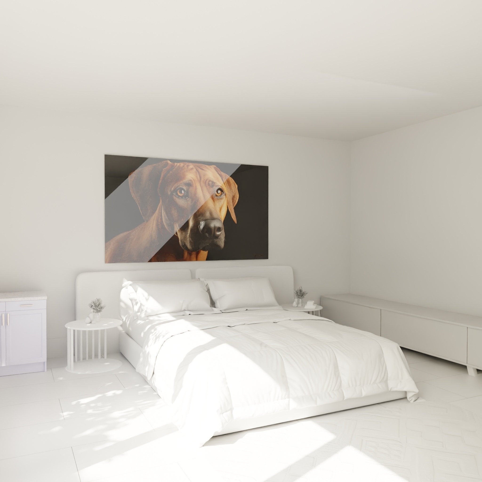 Tableau portrait chien Rhodesian Ridgeback aux tons cuivrés dans chambre moderne, décoration murale élégante