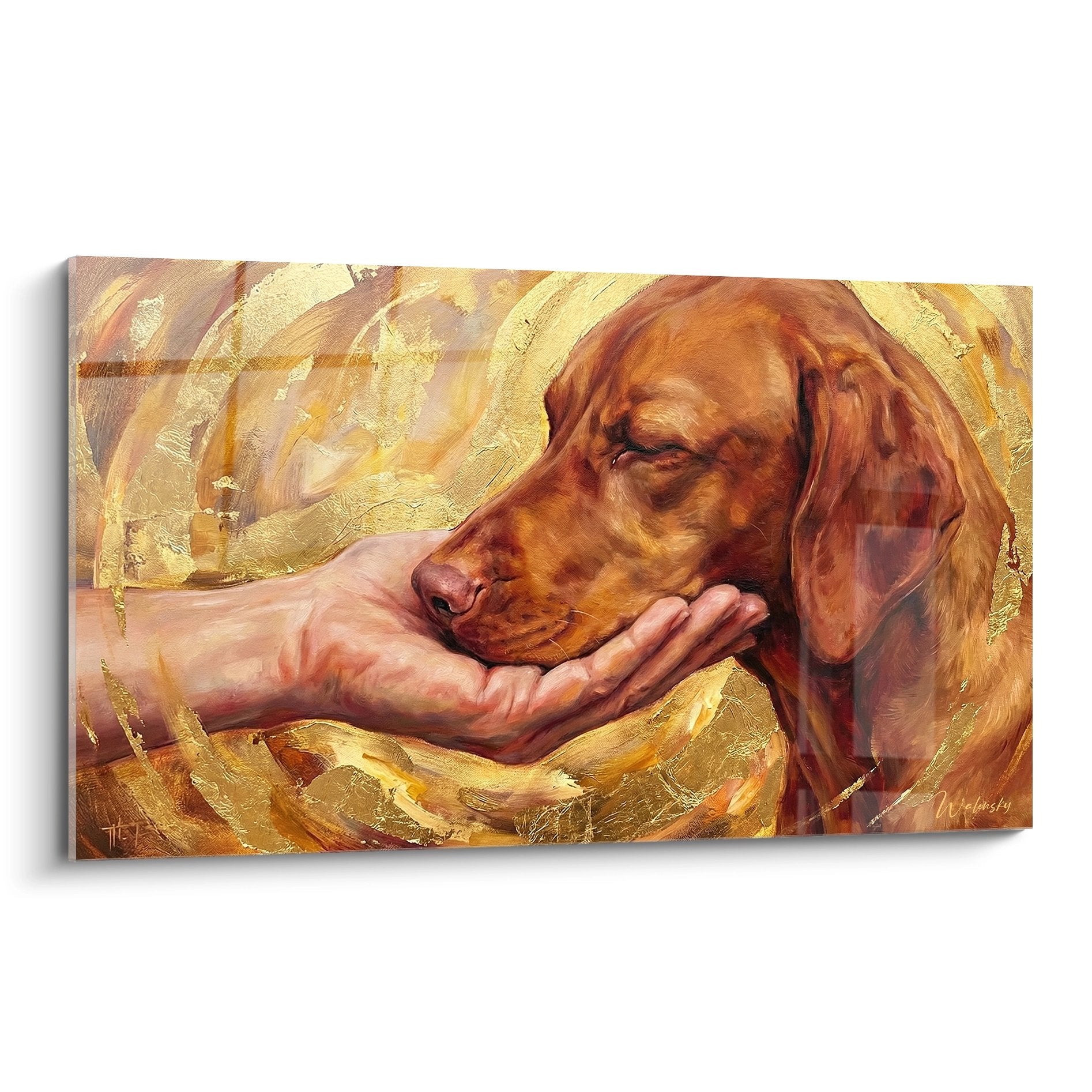 Tableau représentant un chien Vizsla roux face à une main tendue dans un tourbillon doré avec rehauts métalliques dorés