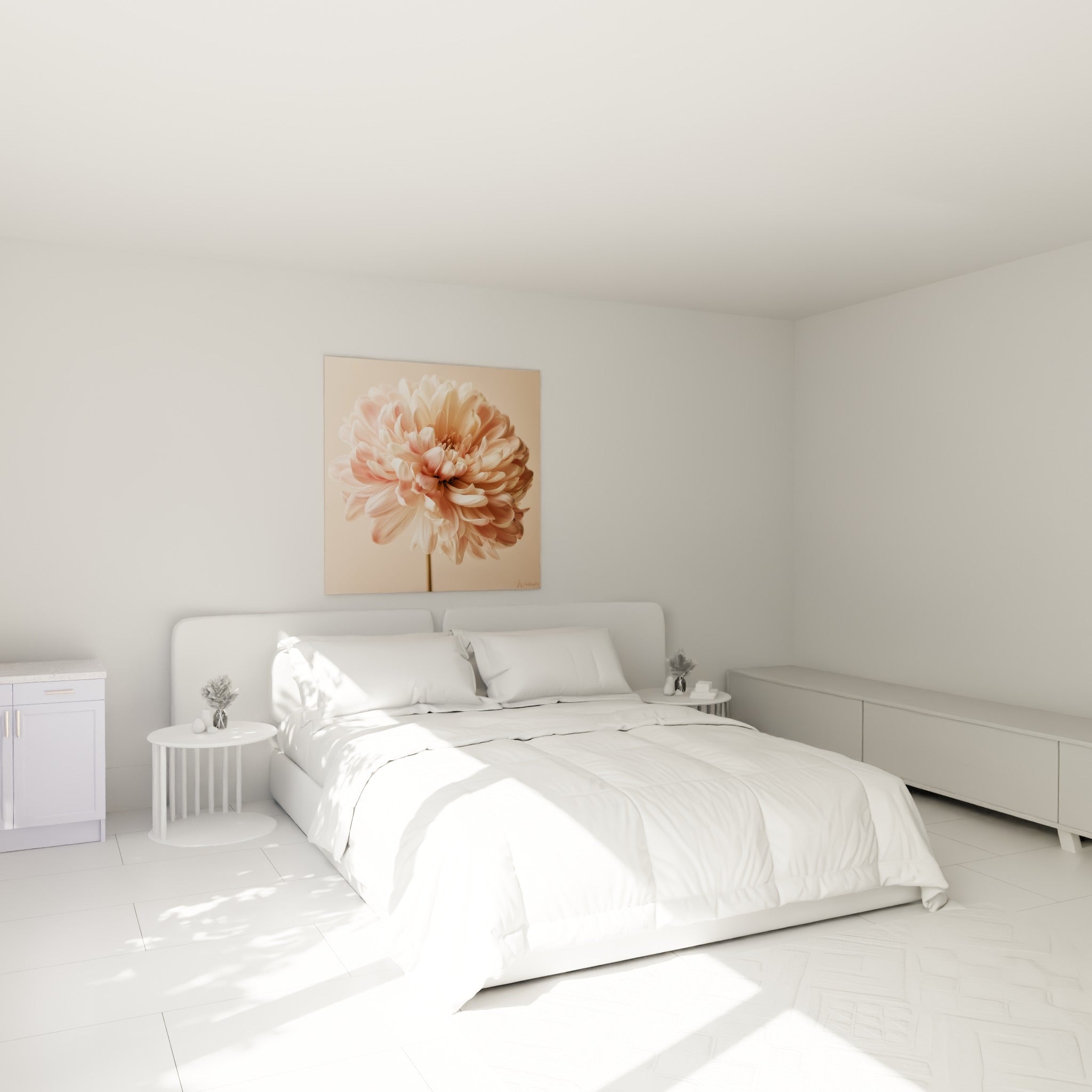 Fleur chrysanthème rose pâle et blanc nacré au-dessus d'un lit dans une chambre claire