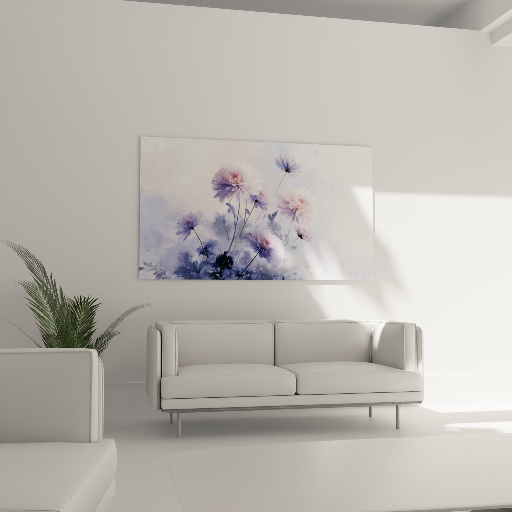 Bouquet de chrysanthèmes lavande et rose poudré disposé au-dessus d'un canapé dans un salon lumineux