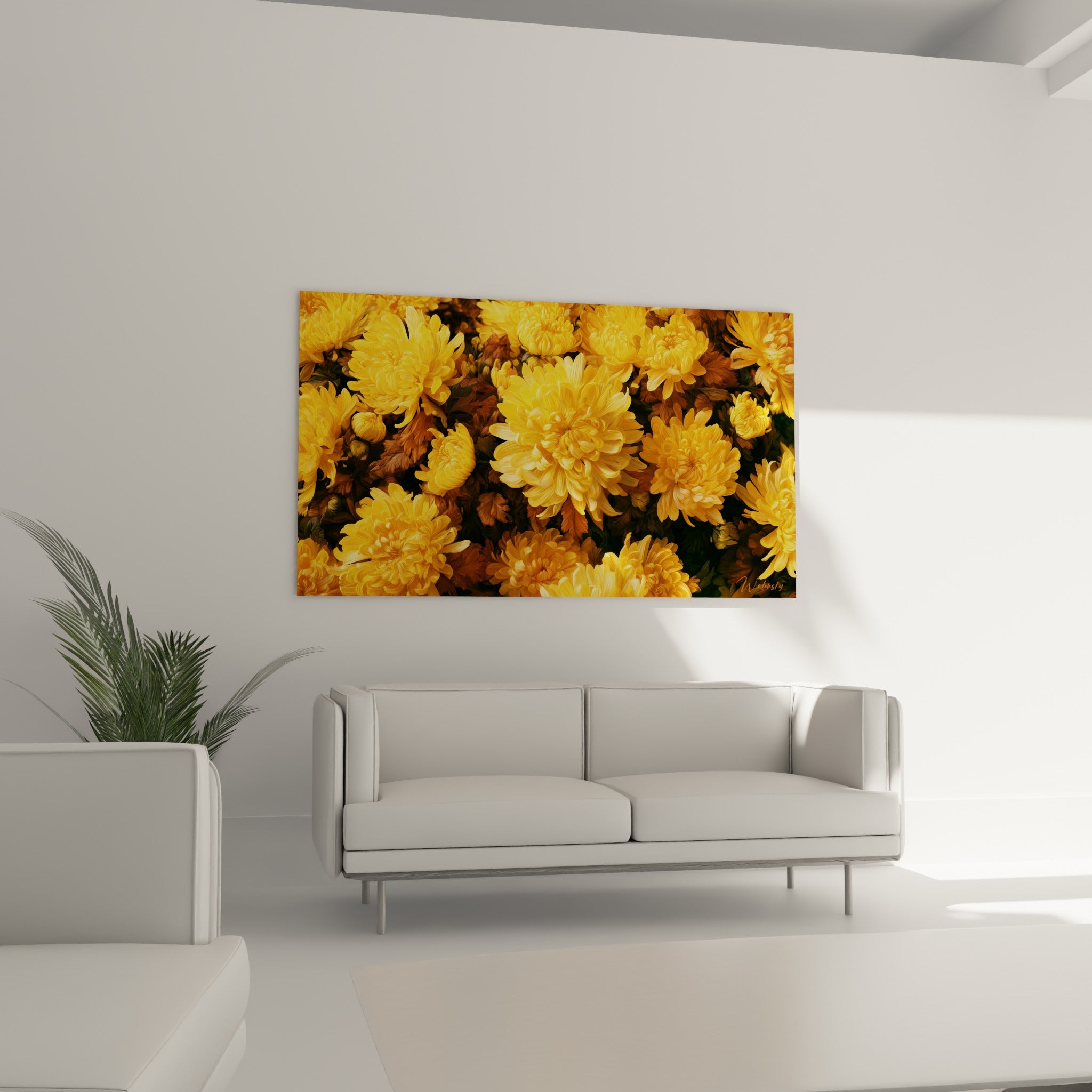 Fleurs de chrysanthème dorées et brunes disposées au-dessus d'un canapé dans un salon lumineux et chaleureux