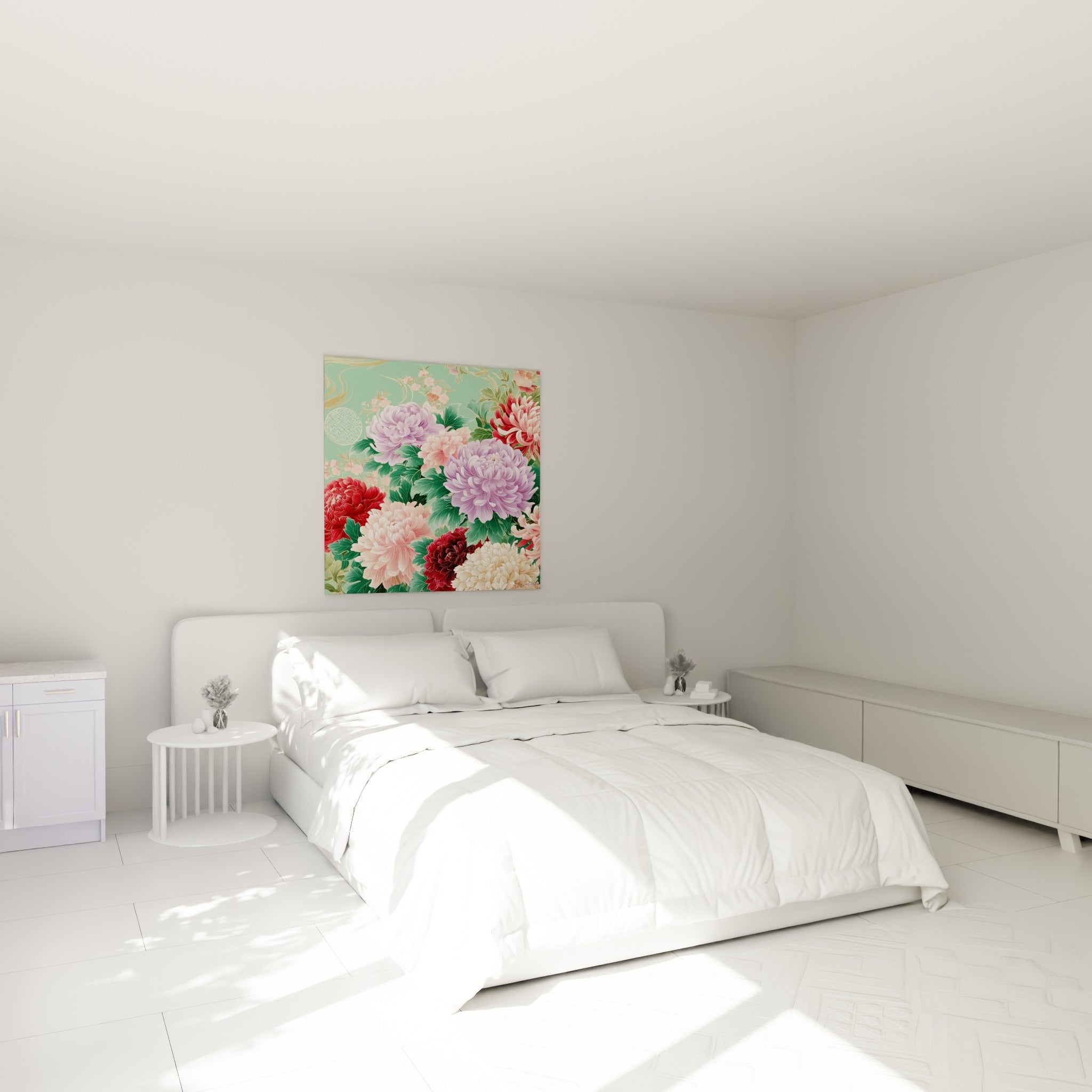 Bouquet de chrysanthèmes mauve et corail accroché au-dessus d'un lit dans une chambre claire