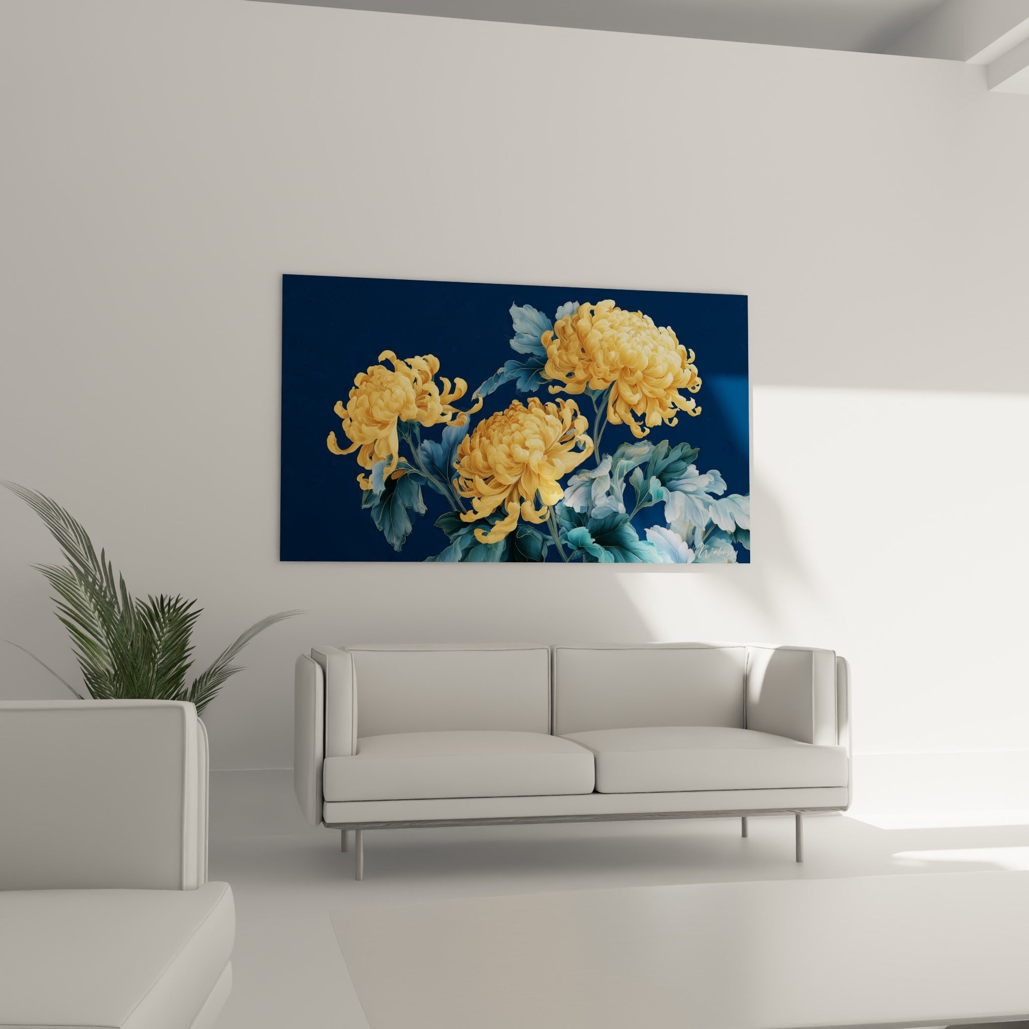 Corolles dorées de Chrysanthème contrastant avec un fond bleu nuit, au-dessus d'un canapé dans un salon lumineux