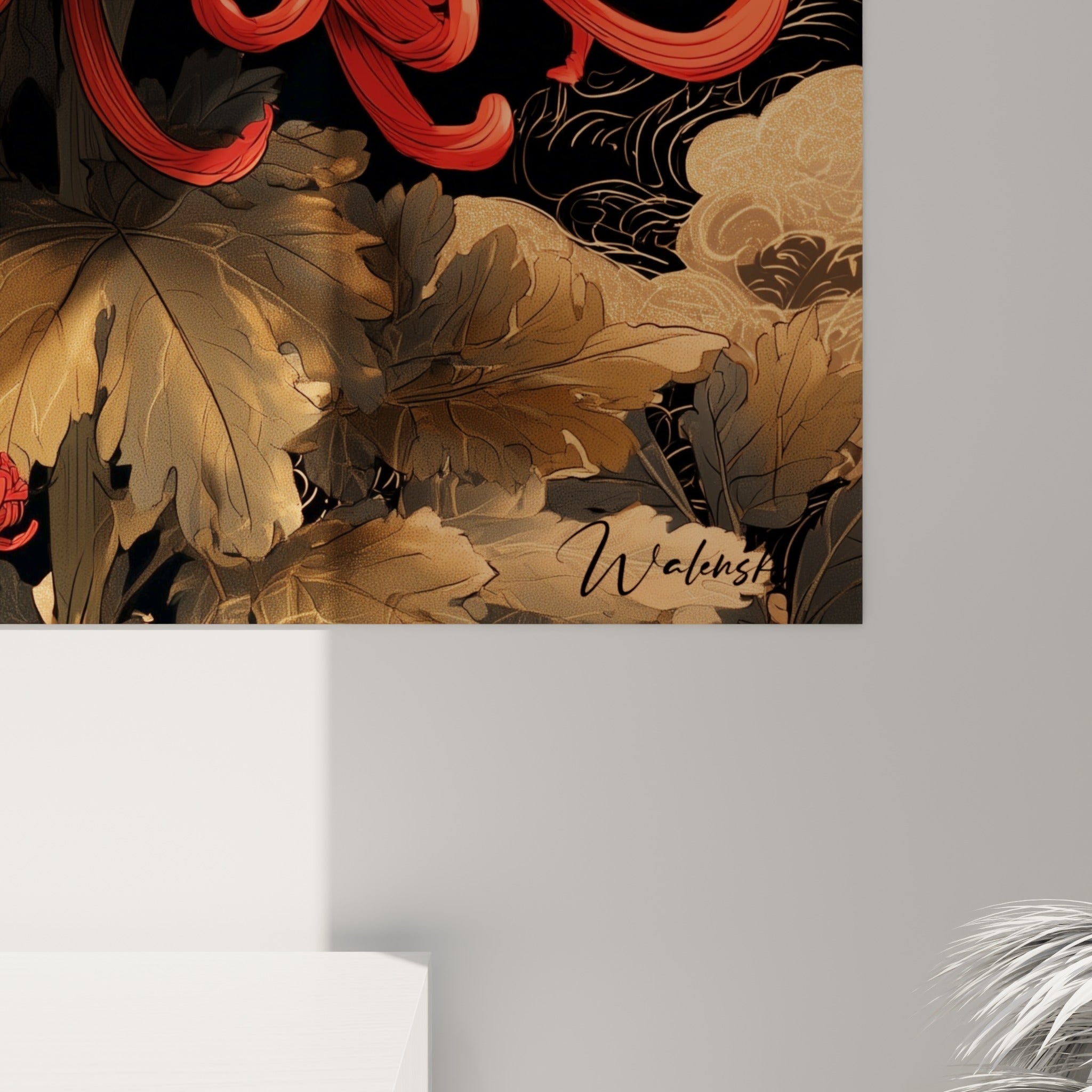 Détail des pétales rouge vermillon striés et du feuillage brun texturé du chrysanthème encadré