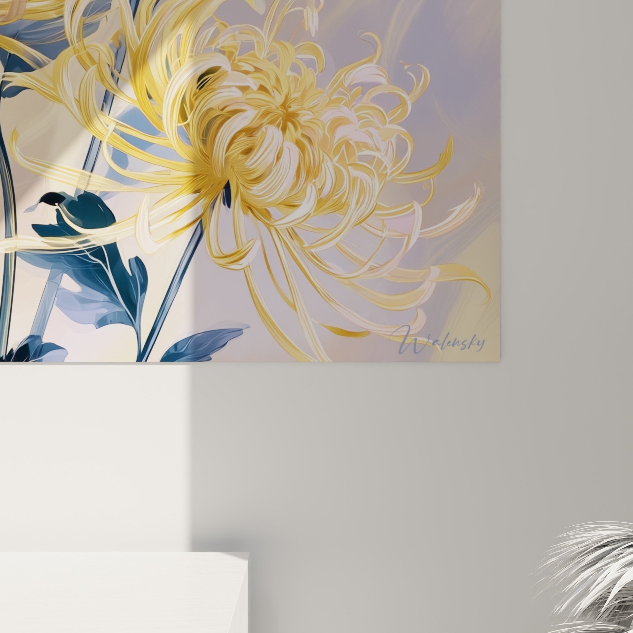 Détail des pétales dorés du chrysanthème, touches rose pêche et grain aquarelle visible