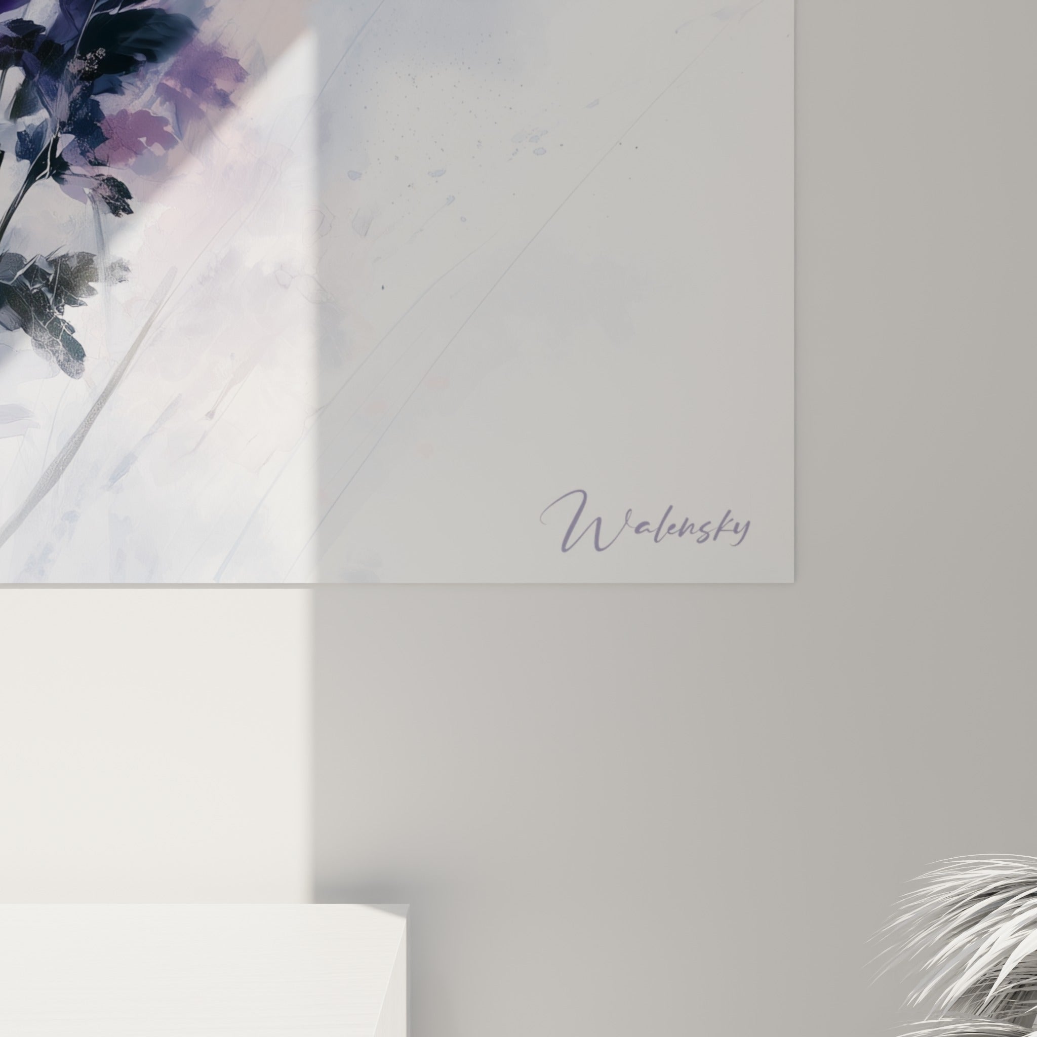 Grain aquarelle du chrysanthème, coulures mauves et roses se fondant sur toile blanche