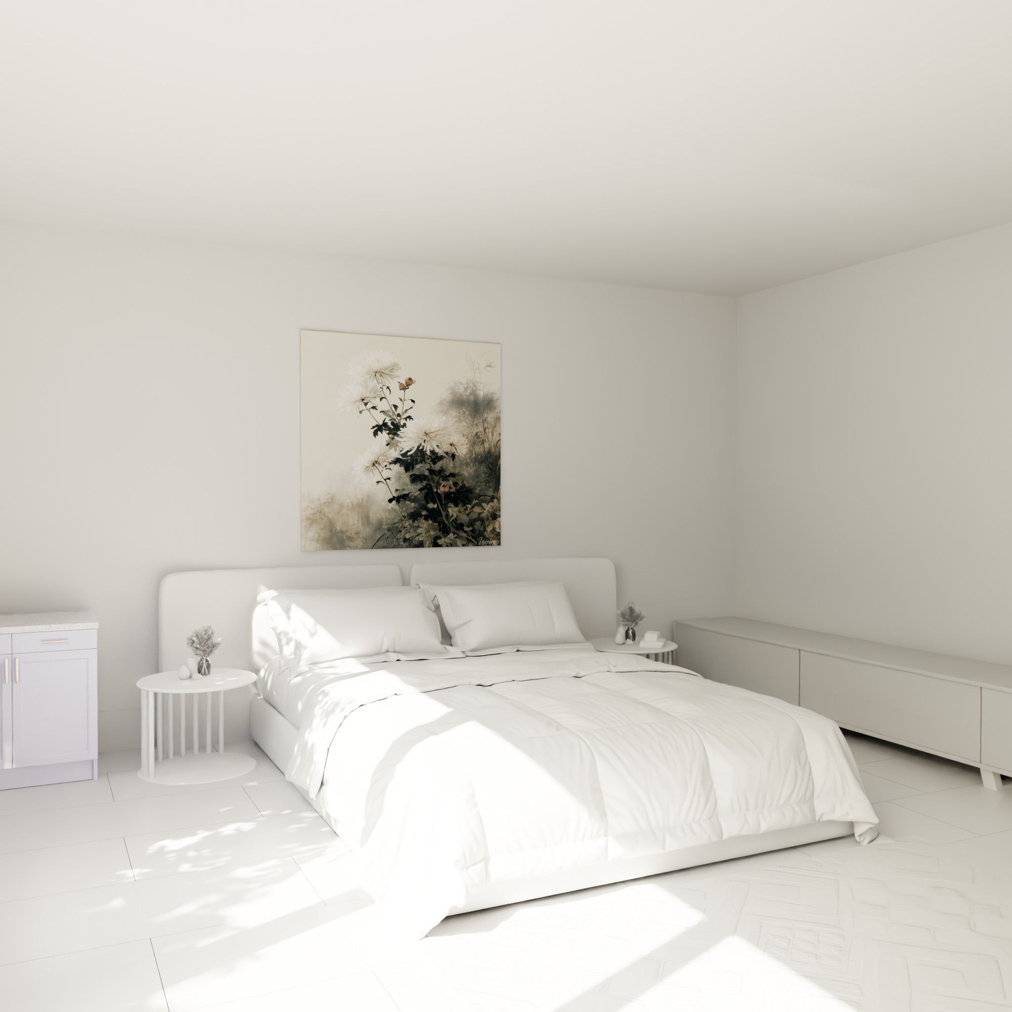 Fleurs de chrysanthème blanches et feuillage anthracite au-dessus d'un lit dans une chambre claire