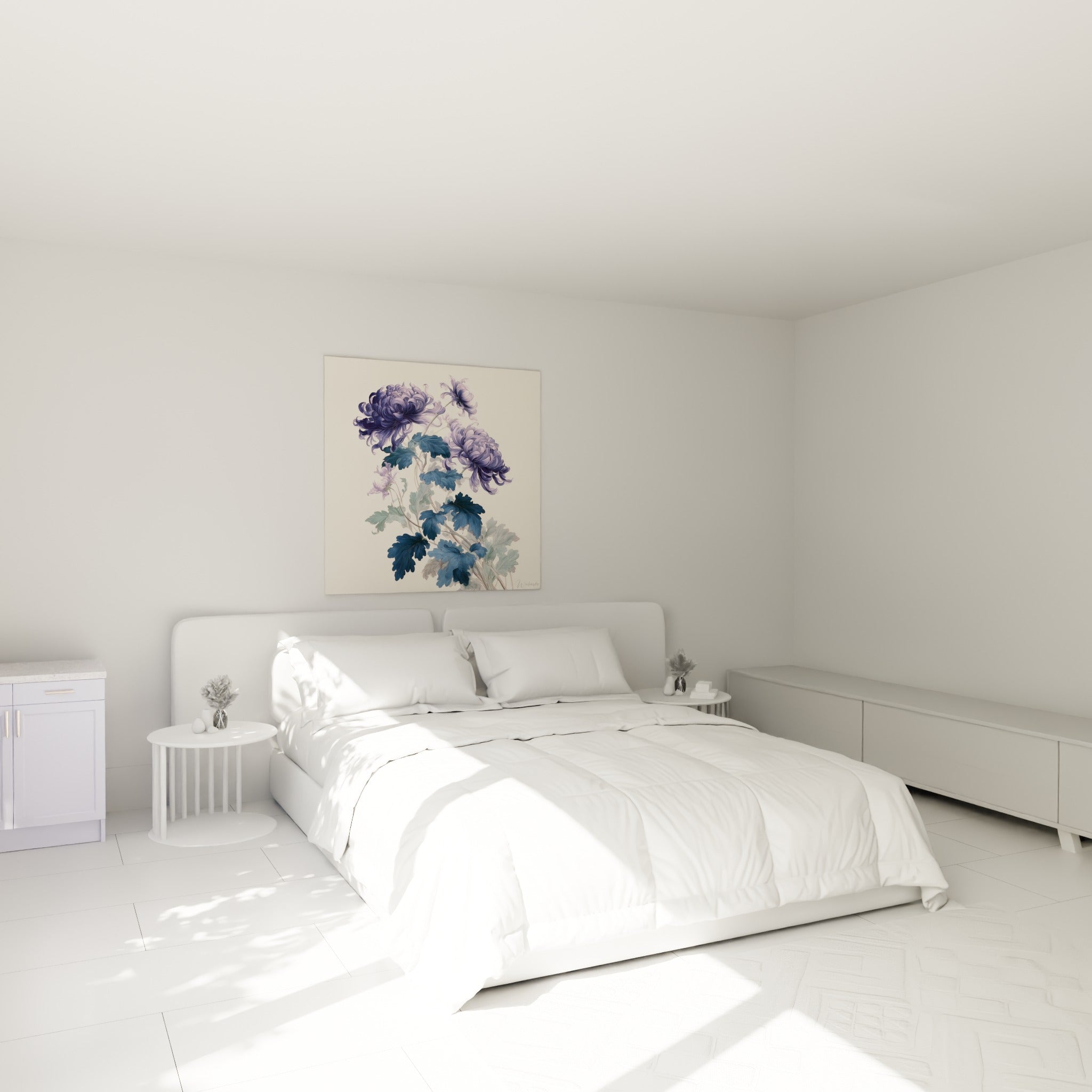 Bouquet de chrysanthèmes lilas et bleu marine accroché au-dessus d'un lit dans une chambre claire