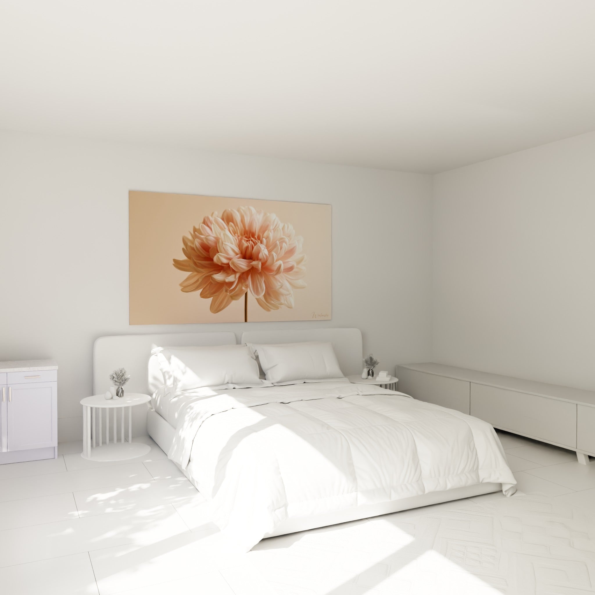 Fleur de chrysanthème rose pâle et crème, au-dessus d'un lit dans une chambre claire