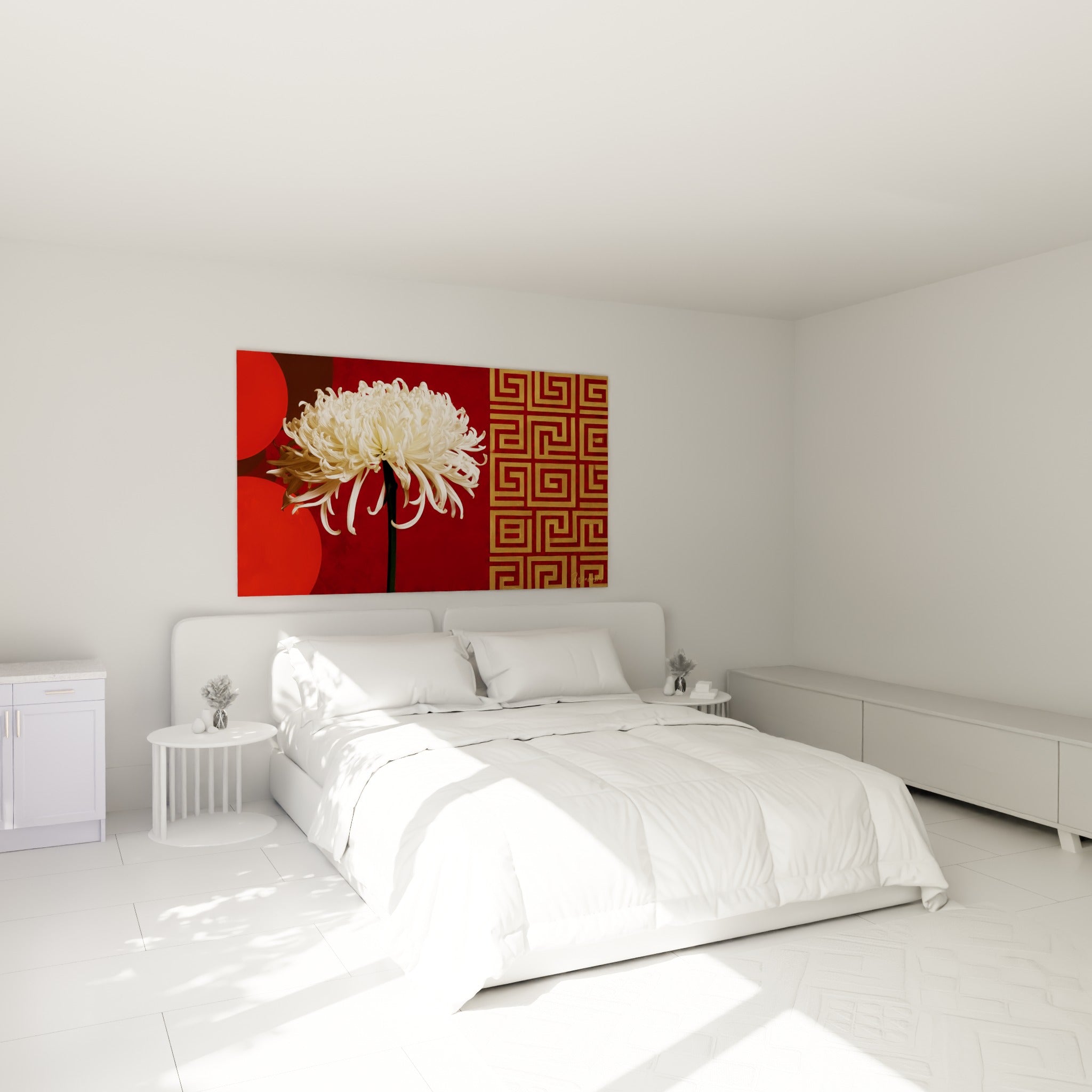 Pétales blancs du chrysanthème contrastant avec un fond rouge, au-dessus d'un lit dans une chambre claire