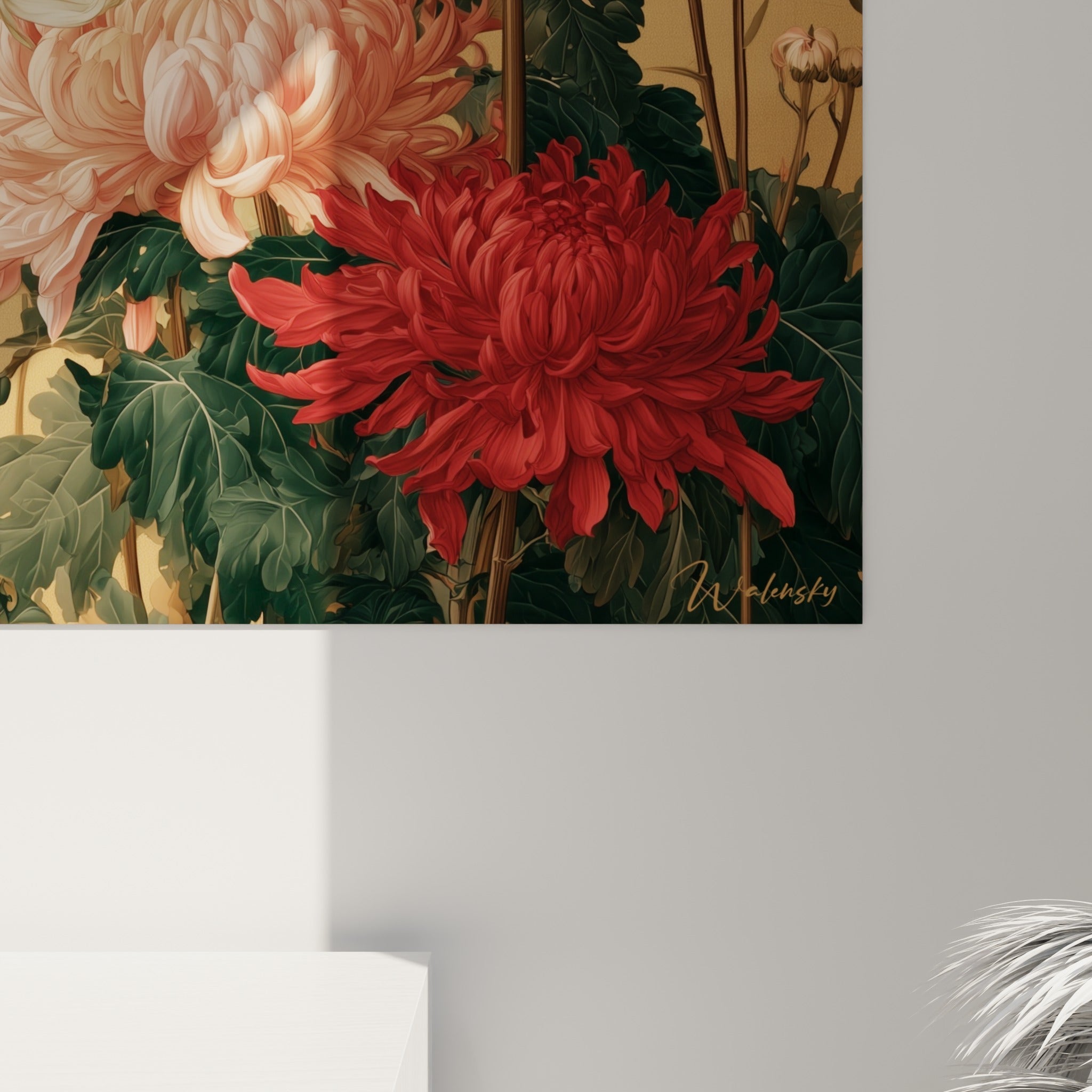 Pétales de chrysanthème ivoire et rouge carmin révélant le grain fin et les nuances dorées de la toile