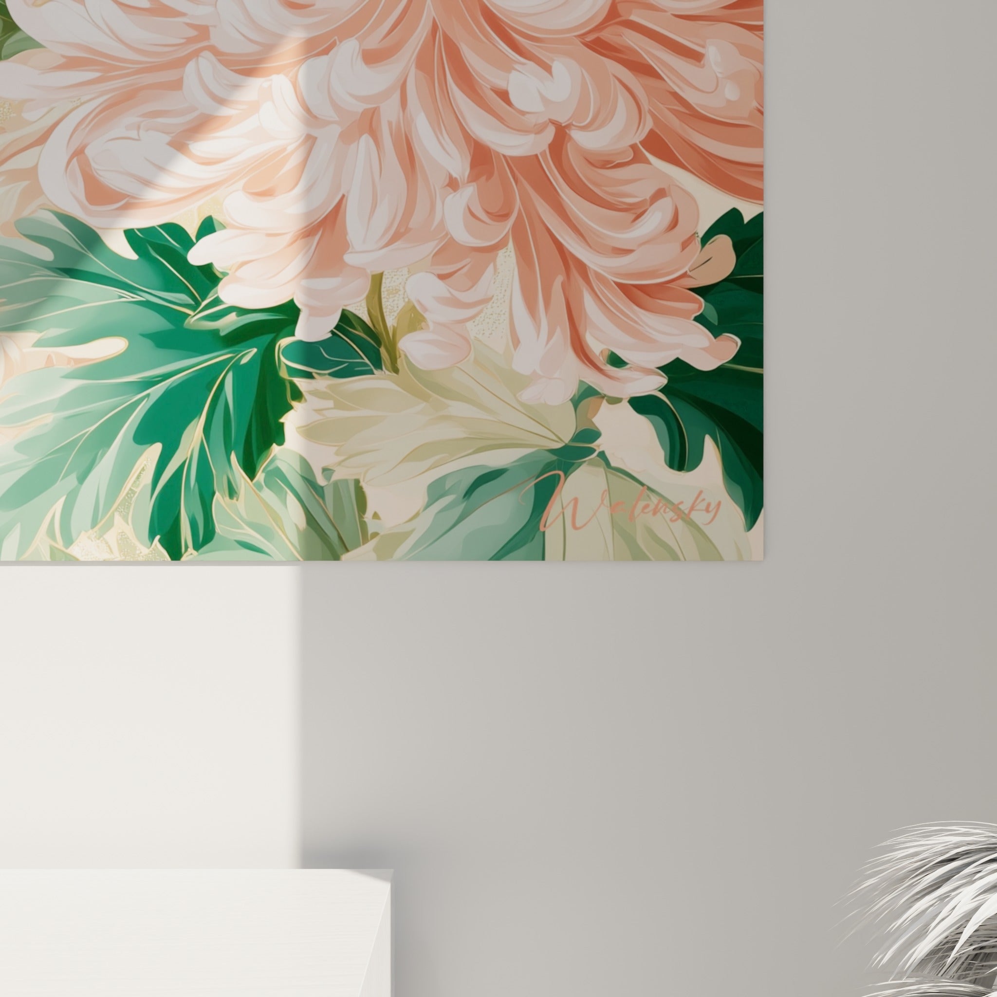 Pétales de chrysanthème rose et rouge corail révèlent leur texture peinte, grain fin et nuances dorées