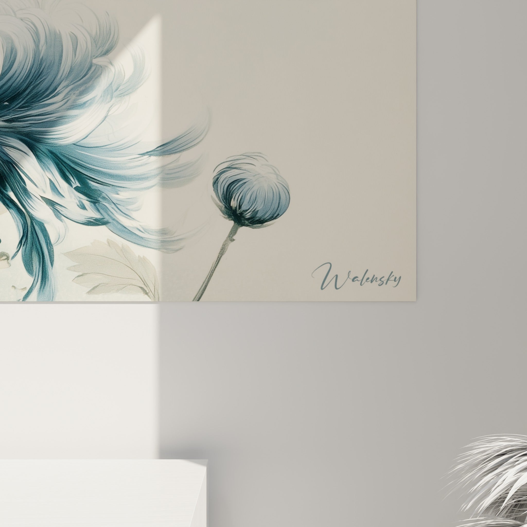 Grain de la peinture visible sur les pétales bleu ardoise et blanc du chrysanthème encadré