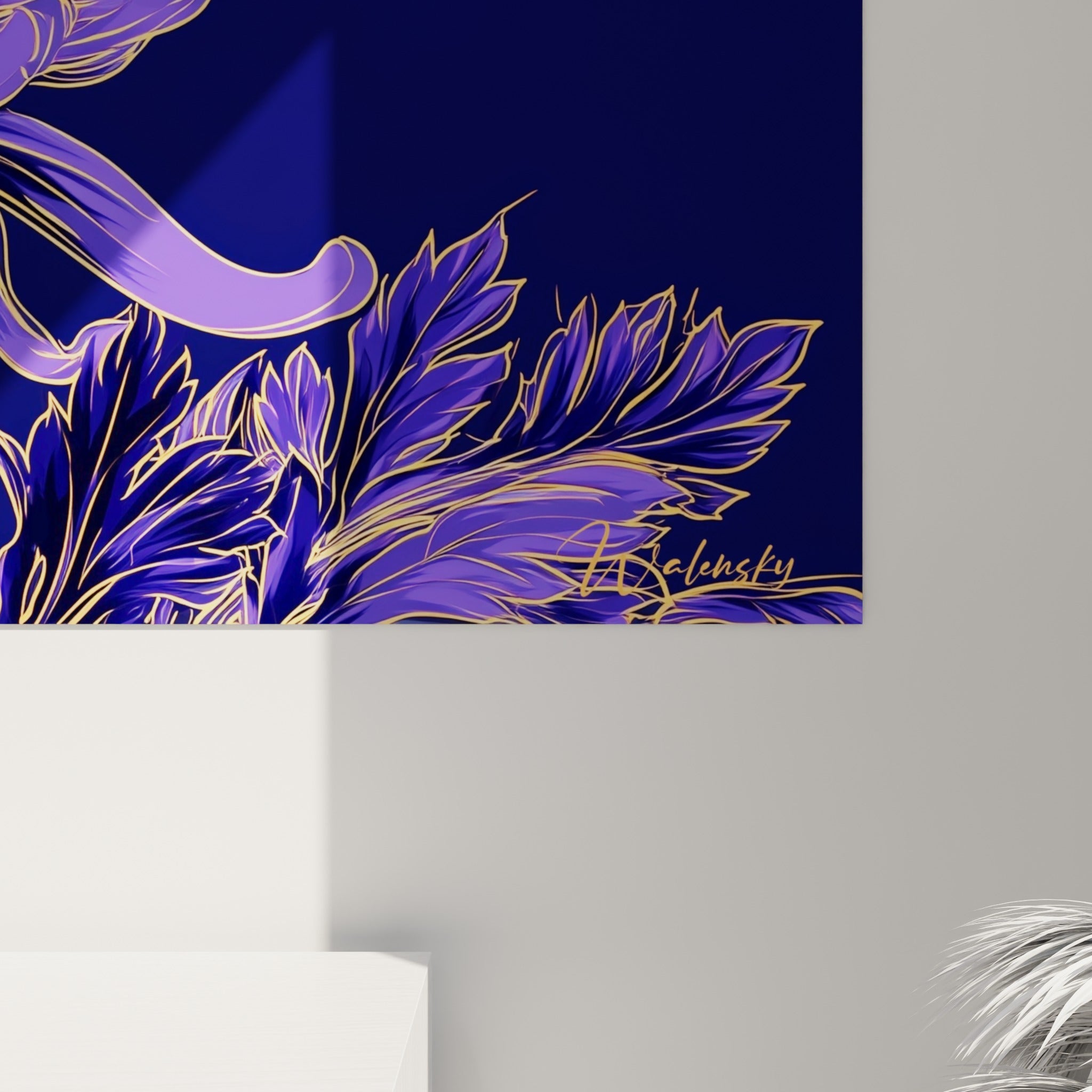 Détail des contours dorés et volutes violettes du chrysanthème révélant le grain de l'impression
