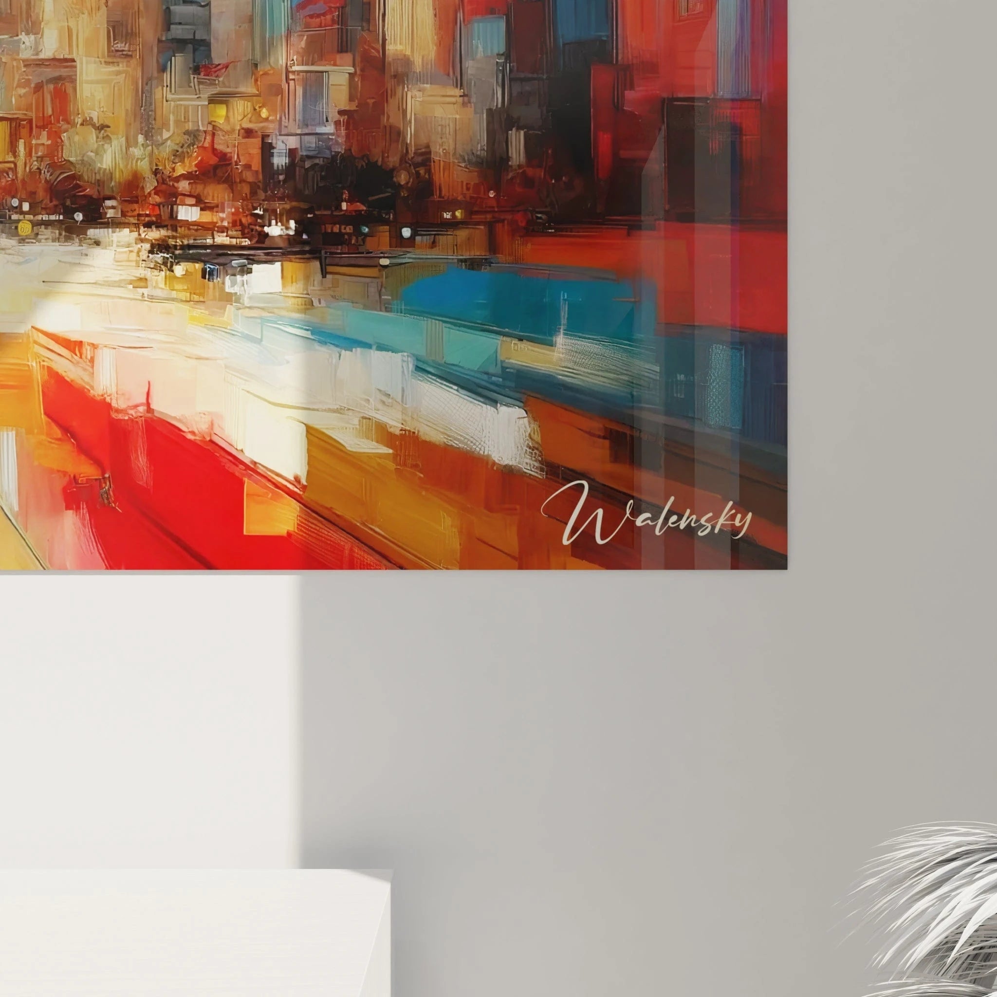 Un tableau abstrait de panorama urbain au coucher du soleil. Utilise une palette vibrante de rouge, turquoise, jaune et bleu. La texture présente des empâtements épais appliqués à la spatule formant des rectangles verticaux pour les immeubles et des traits horizontaux dynamiques pour leur reflet, avec une lumière centrale éclatante entre des nuages stylisés.