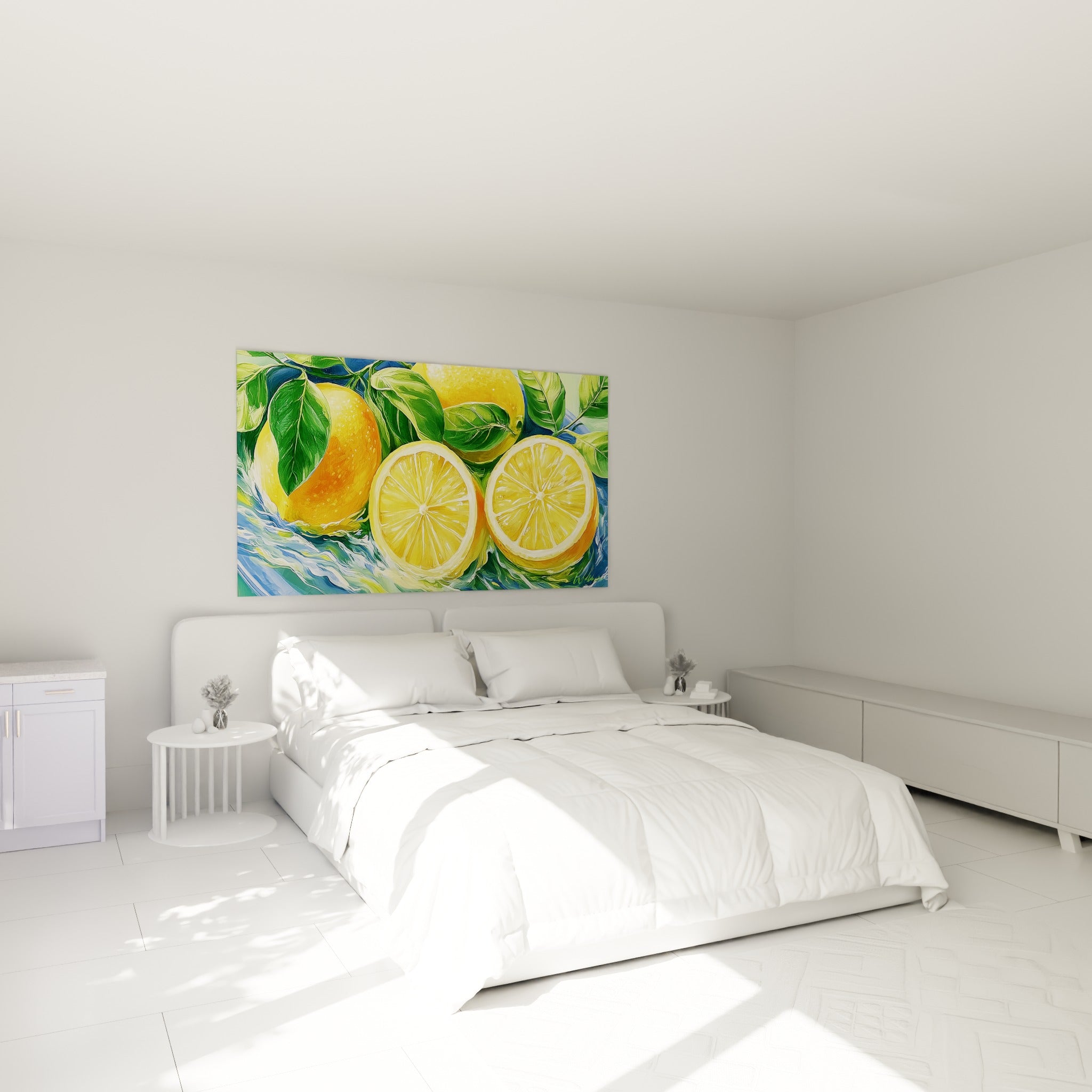 Agrumes jaunes et verts peints avec réalisme, accrochés au-dessus d'un lit dans une chambre claire