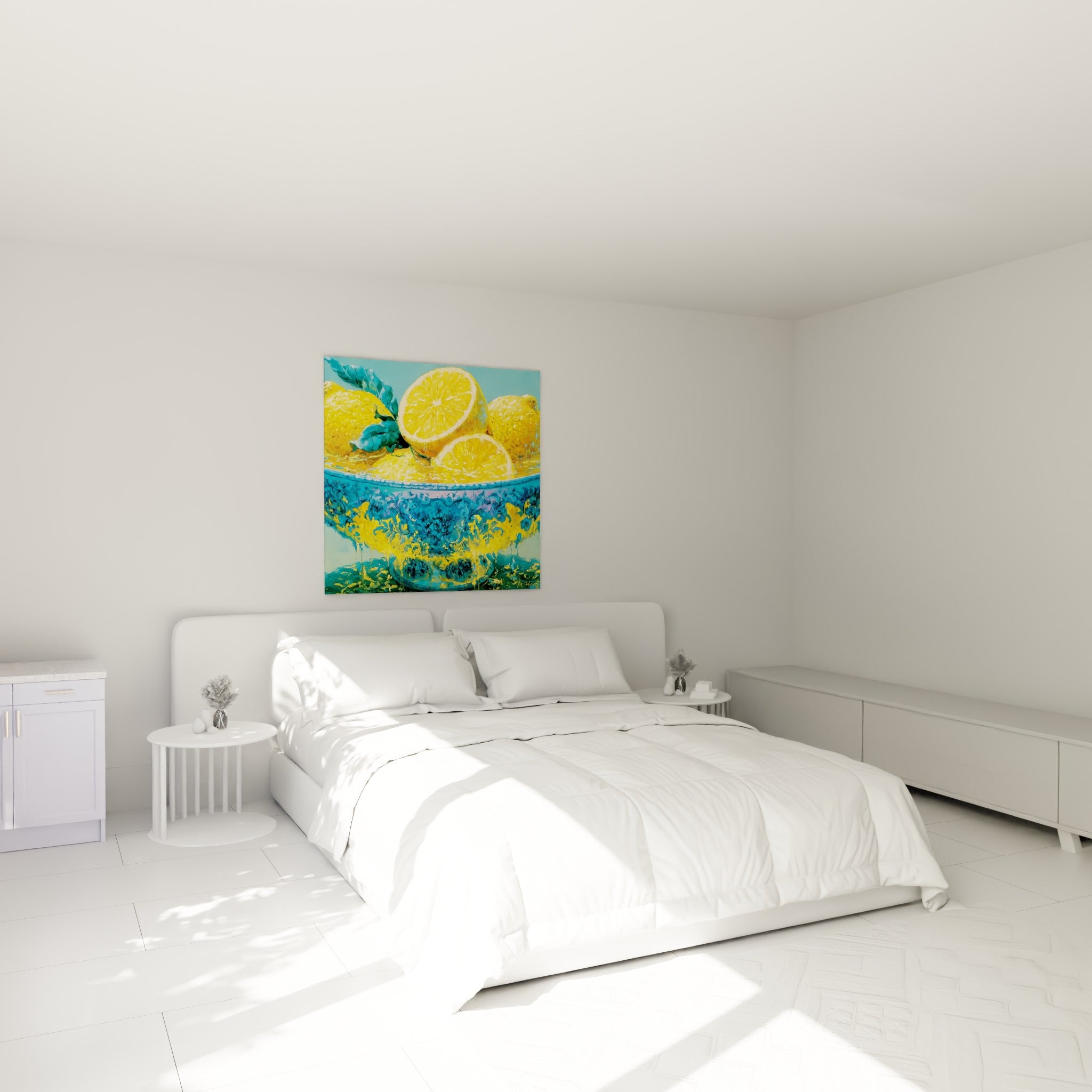 Citrons jaunes et coupelle bleue peints en touches vives, au-dessus d'un lit dans une chambre claire