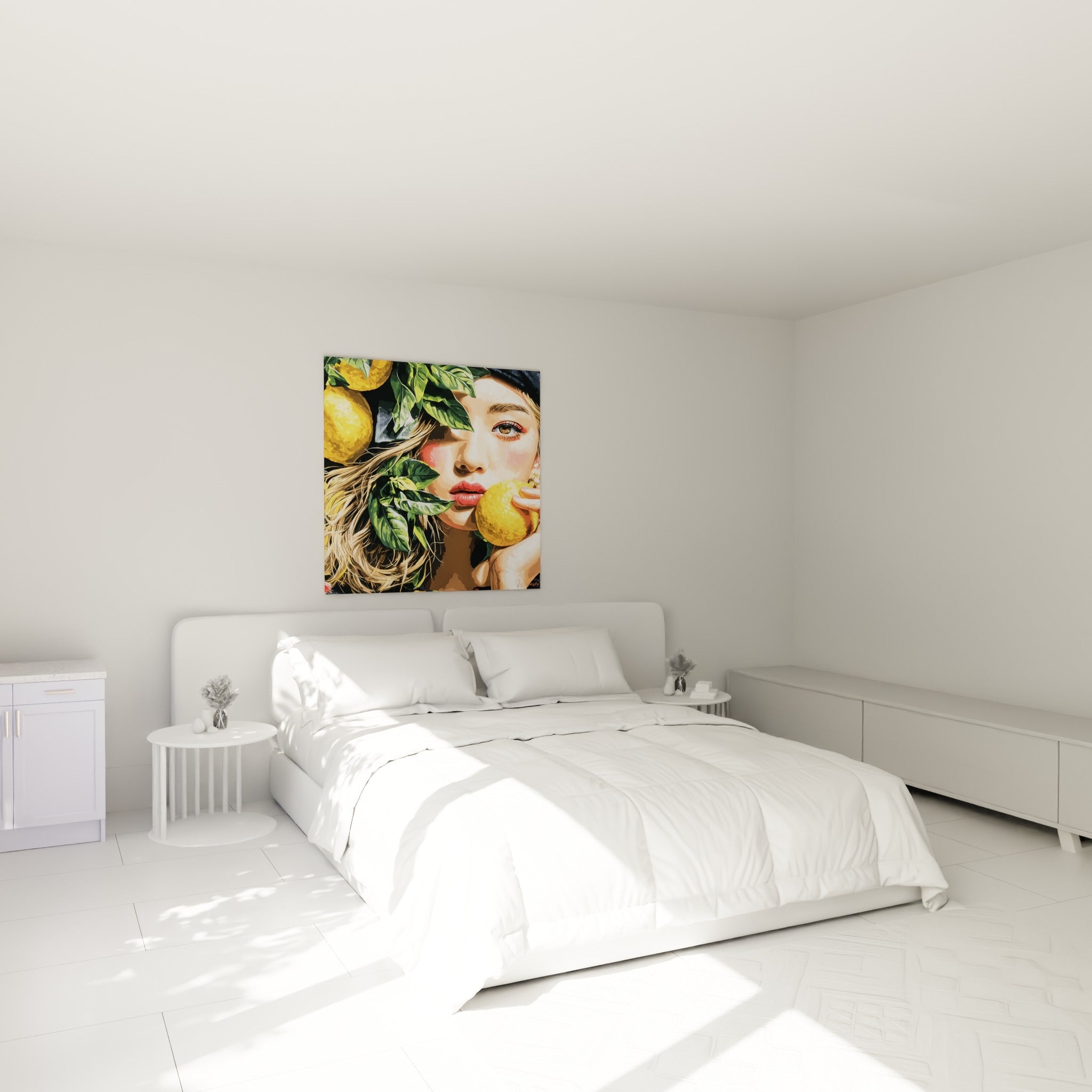 Portrait féminin aux citrons dorés et feuilles vertes, accroché au-dessus d'un lit dans une chambre claire