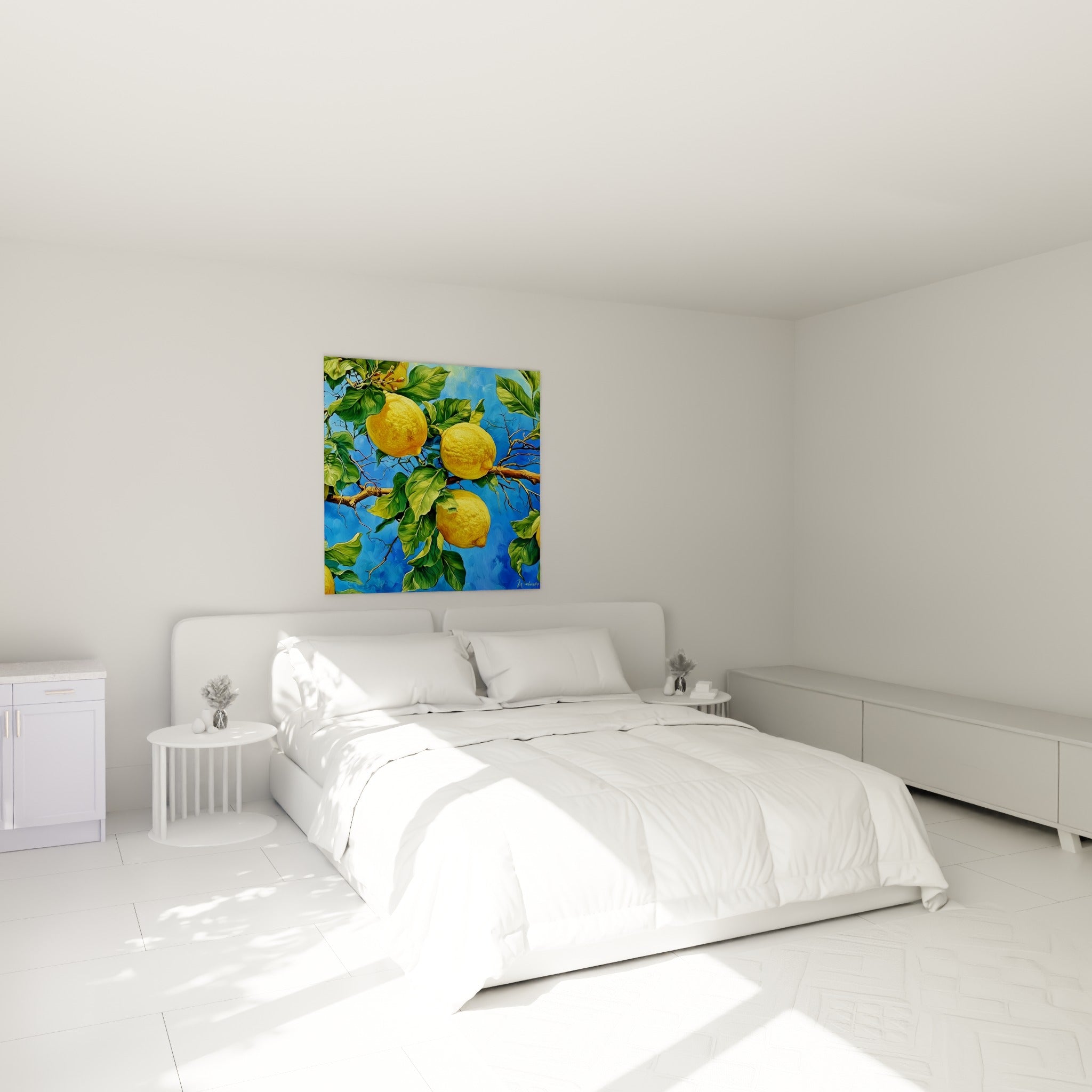 Branche de citronnier jaune et bleu au-dessus d'un lit dans une chambre claire