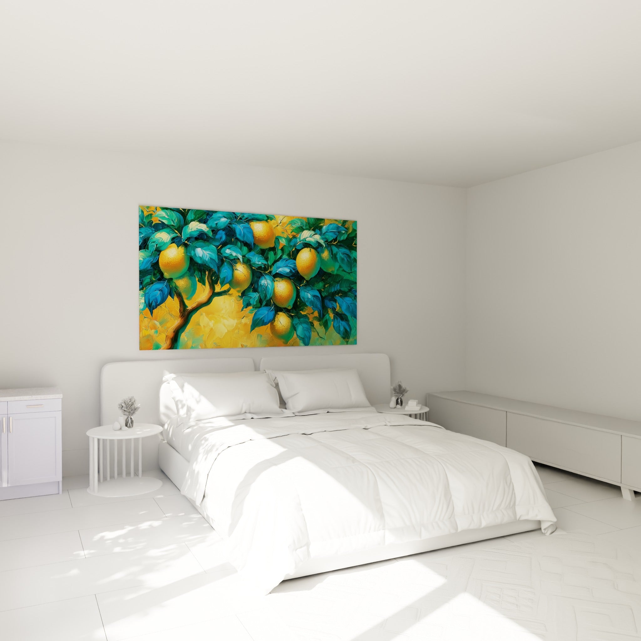 Branche de citronnier aux fruits orangés et feuilles turquoise, au-dessus d'un lit dans une chambre claire
