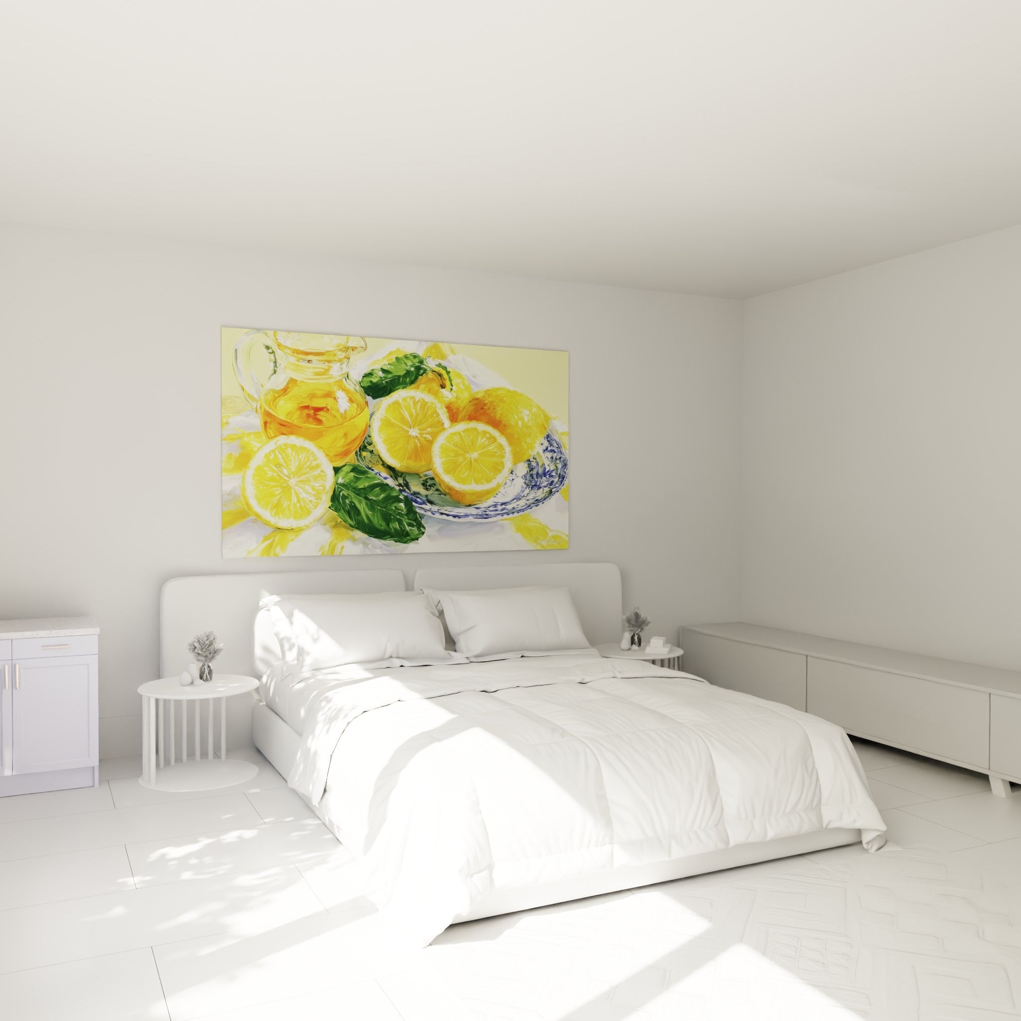 Nature morte de citrons jaunes et assiette bleue accrochée au-dessus d'un lit dans une chambre claire