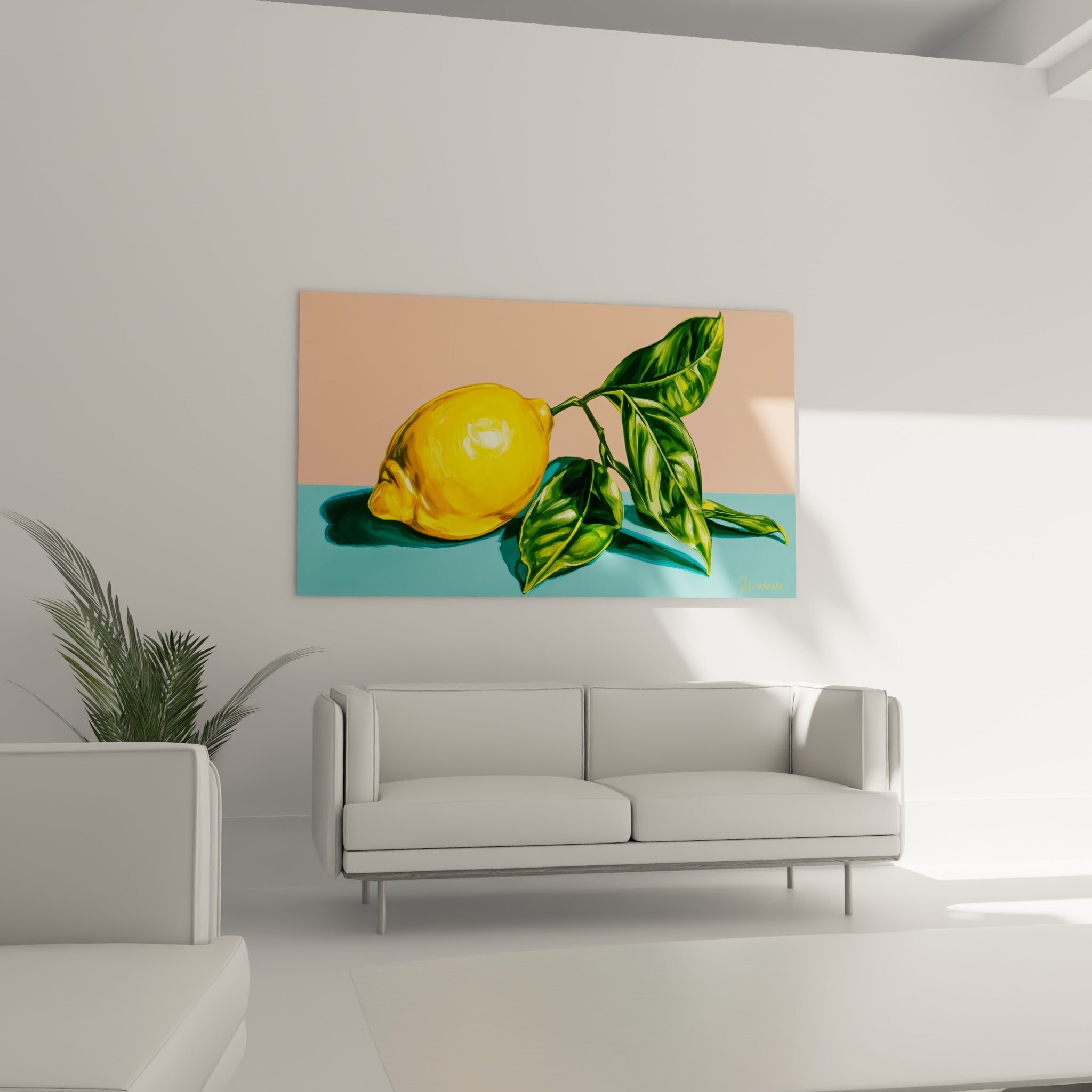 Composition citron jaune et bleu turquoise, tableau accroché au-dessus d'un canapé dans un salon lumineux