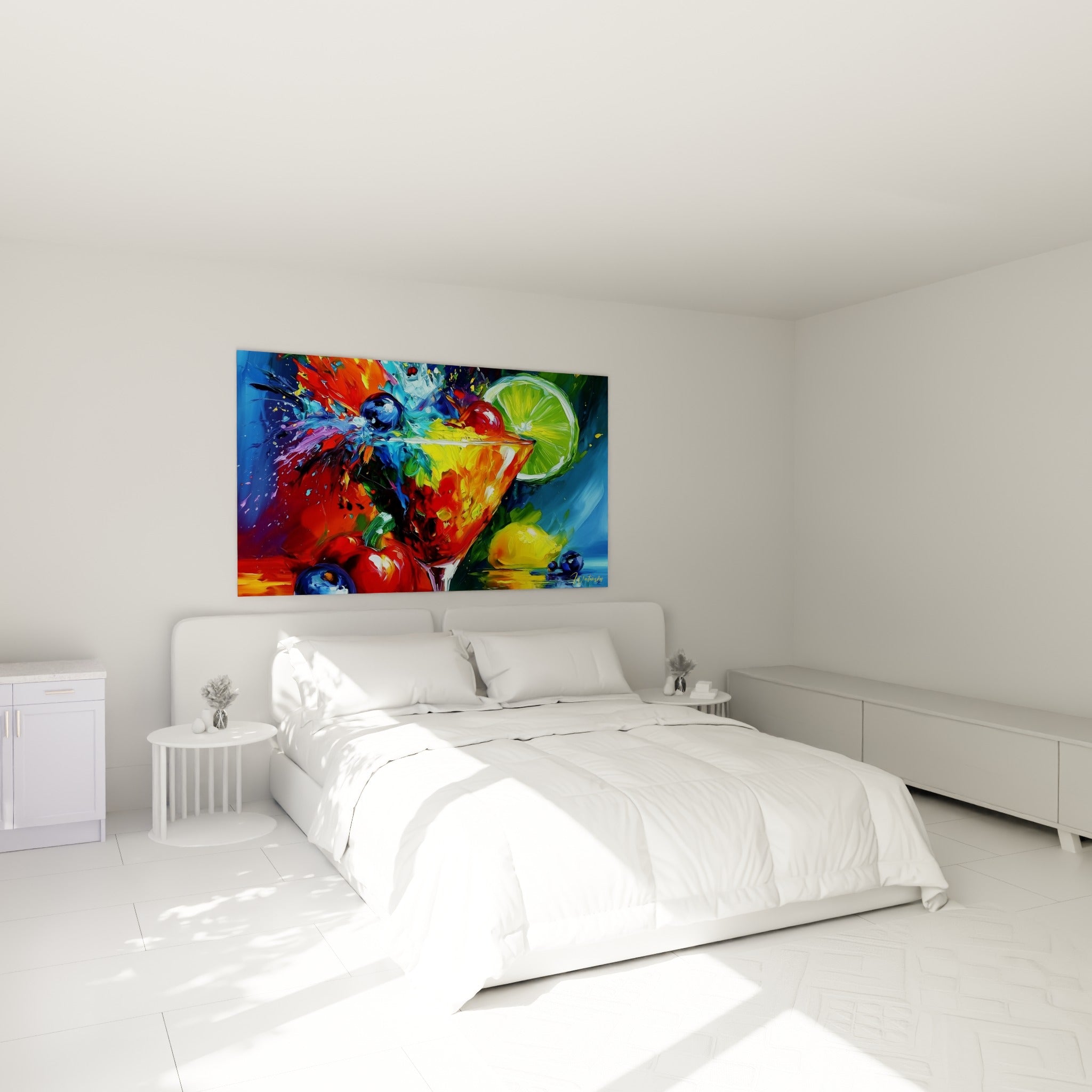 Cocktail coloré aux tons rouge et bleu marine au-dessus d'un lit dans une chambre claire