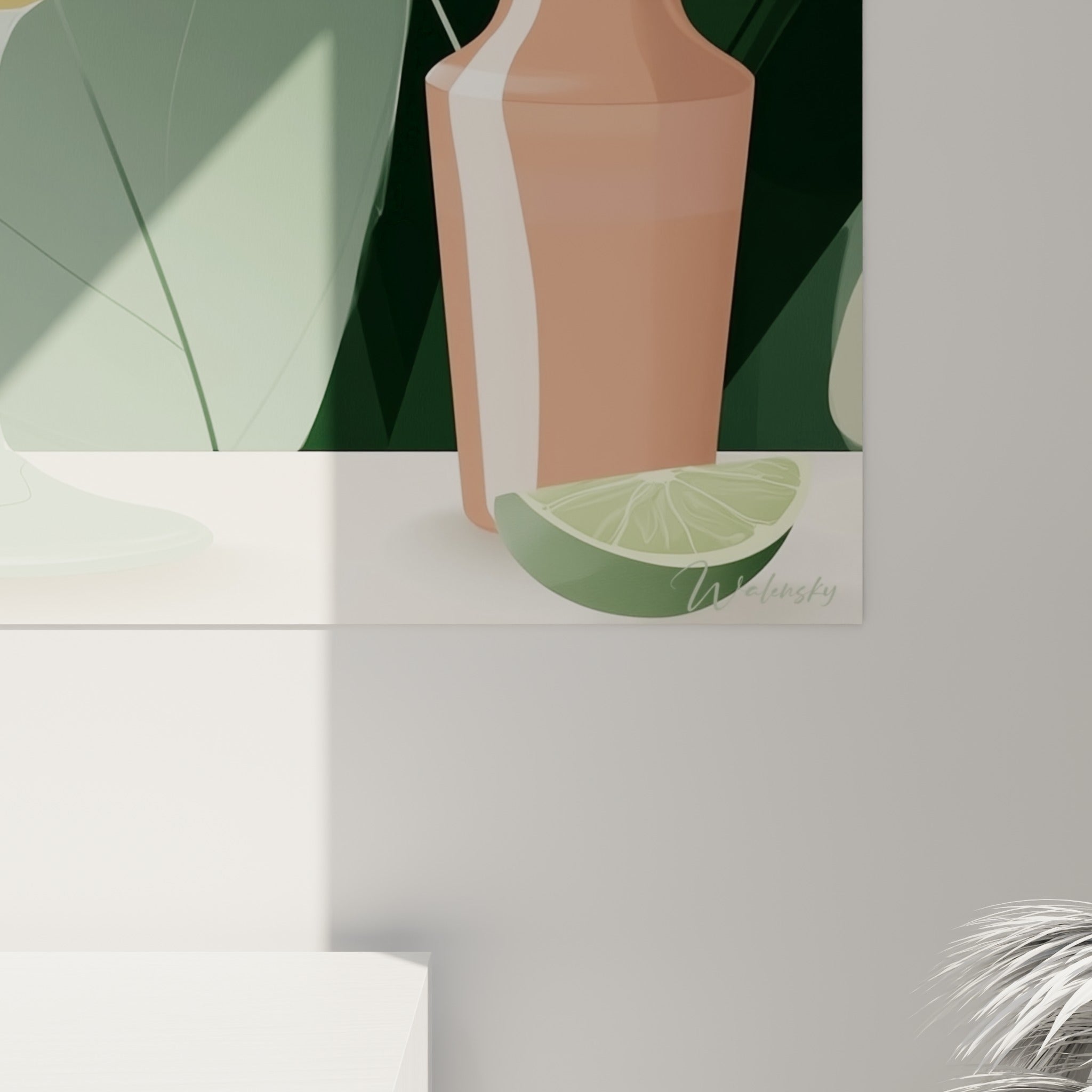 Détail du citron vert et de la mousse crémeuse sur ce tableau cocktail aux teintes sauge