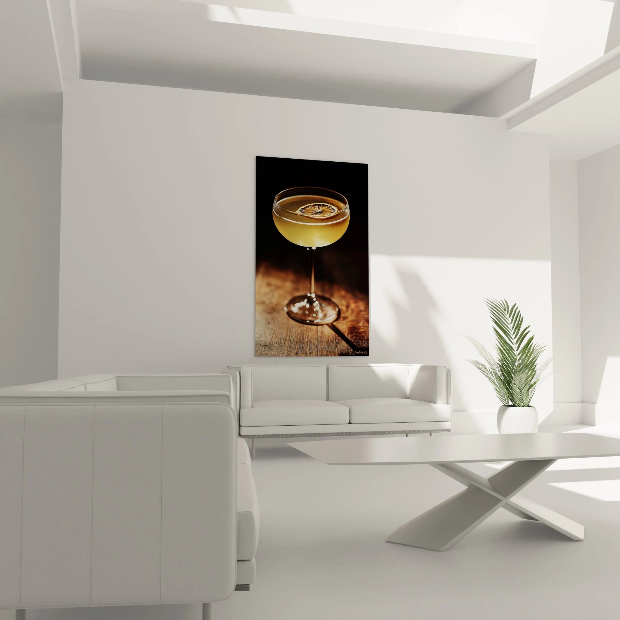 Un tableau cocktail mettant en scène un verre élégant sur un fond noir, rempli d’une boisson dorée avec des nuances de jaune et marron. Équilibre de lumière et textures lisses sur le verre.