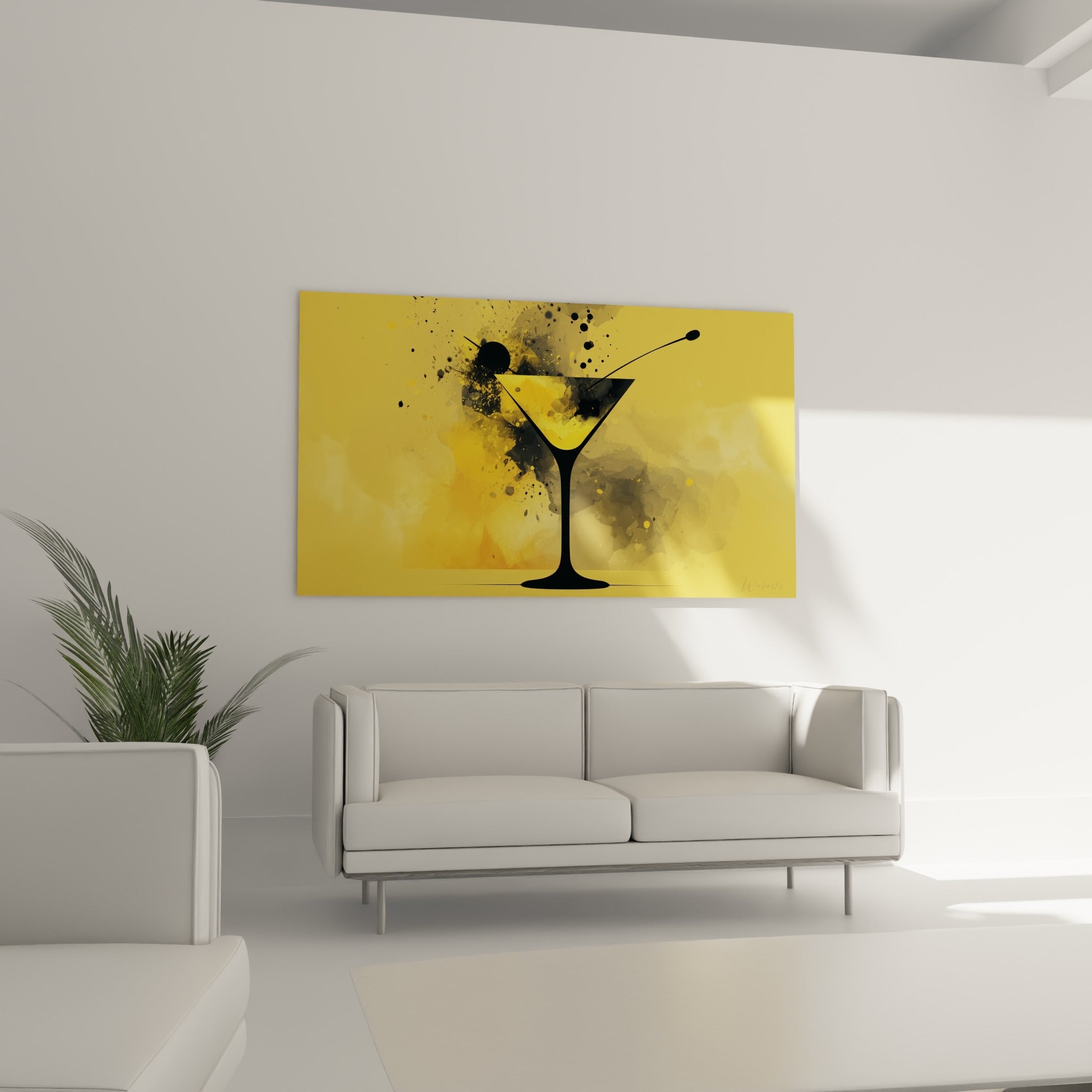 Verre à martini jaune vif accroché au-dessus d'un canapé dans un salon lumineux