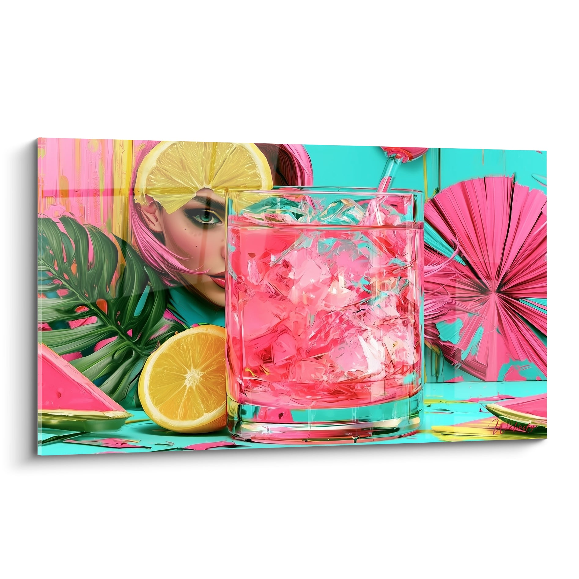 Verre rempli de glaçons roses et turquoise, entouré de citron jaune et feuille verte tropicale