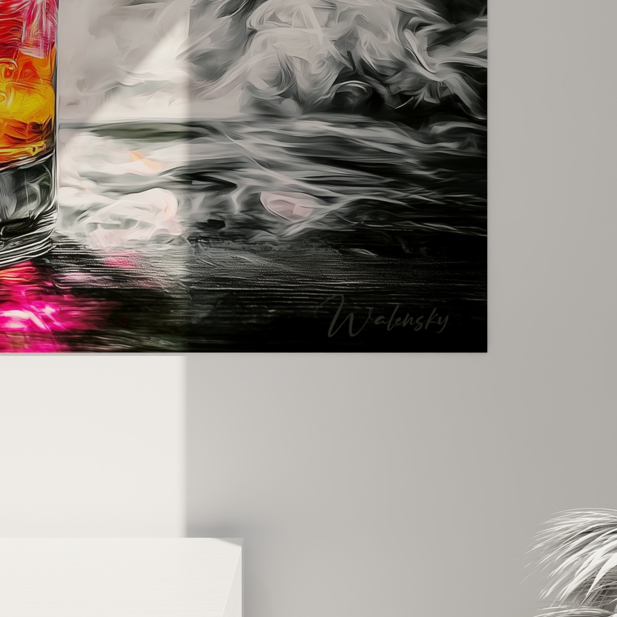 Empâtements de peinture orange et rouge se mêlant aux traînées grises de fumée sur le verre