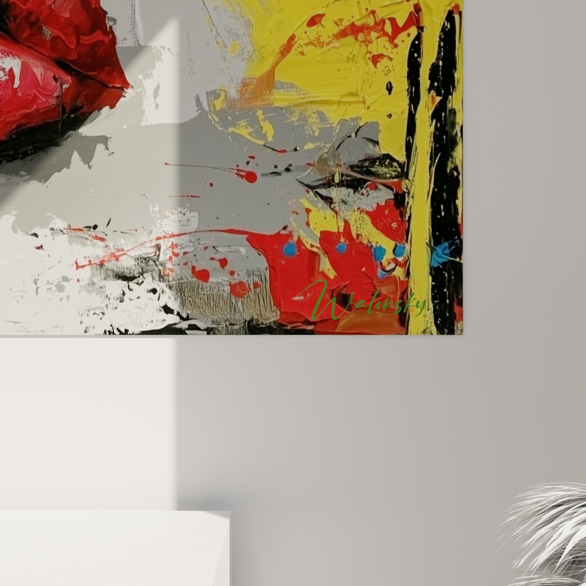Empâtements de peinture rouge et jaune, coulures vertes fondues dans la matière grise du portrait