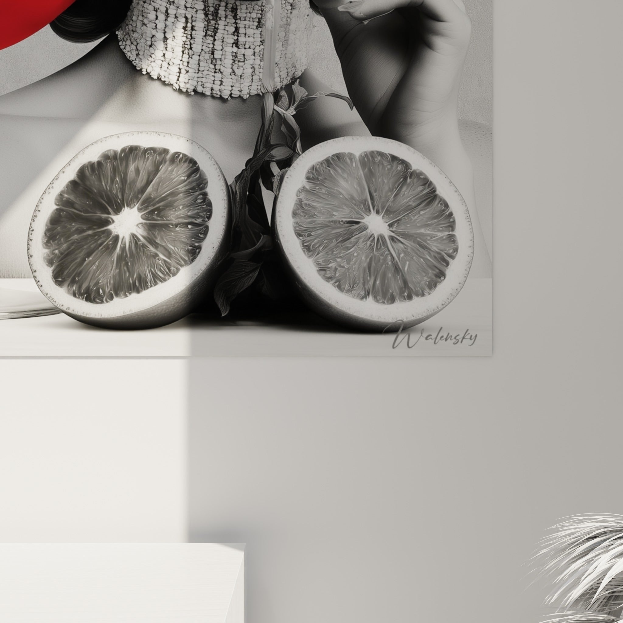 Gouttes et reflets du verre rouge se détachent du grain noir et blanc de l'impression