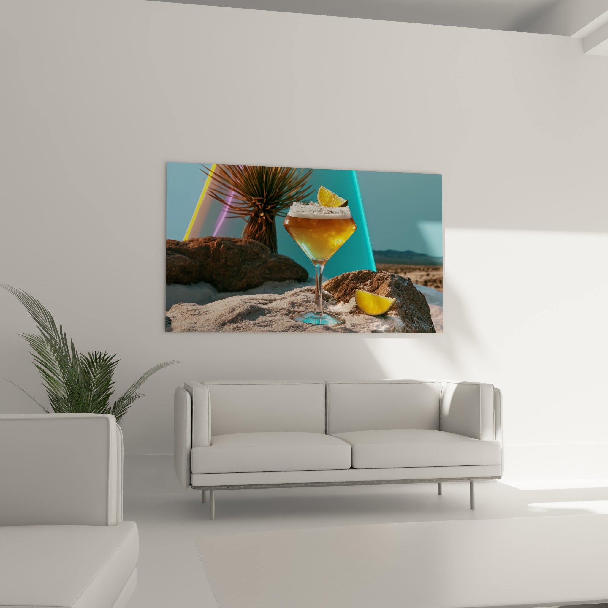 Boisson ambrée entourée de néons turquoise et jaunes au-dessus d'un canapé dans un salon lumineux