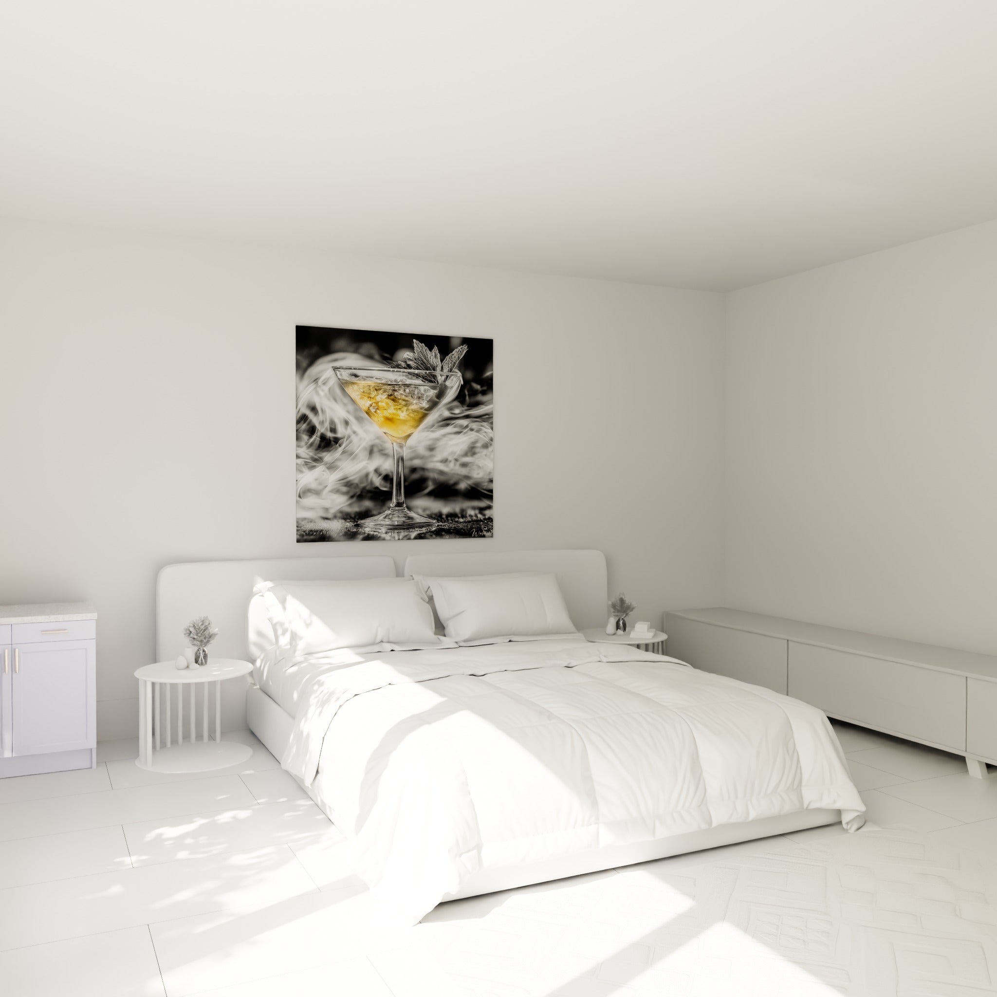 Cocktail doré et fumée noire et blanche accroché au-dessus d'un lit dans une chambre claire