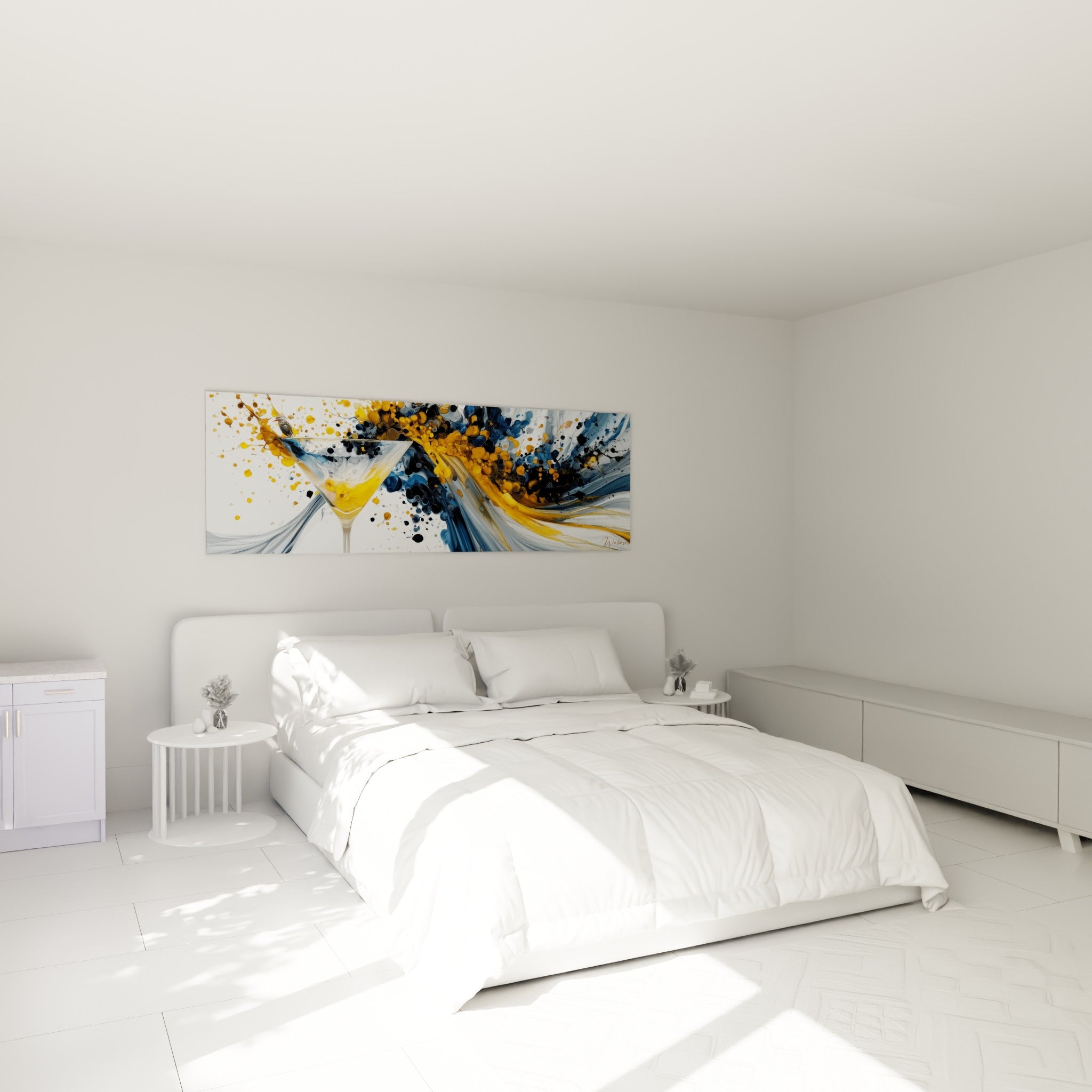 Verre à cocktail jaune et bleu marine éclaboussant, accroché au-dessus d'un lit dans une chambre claire