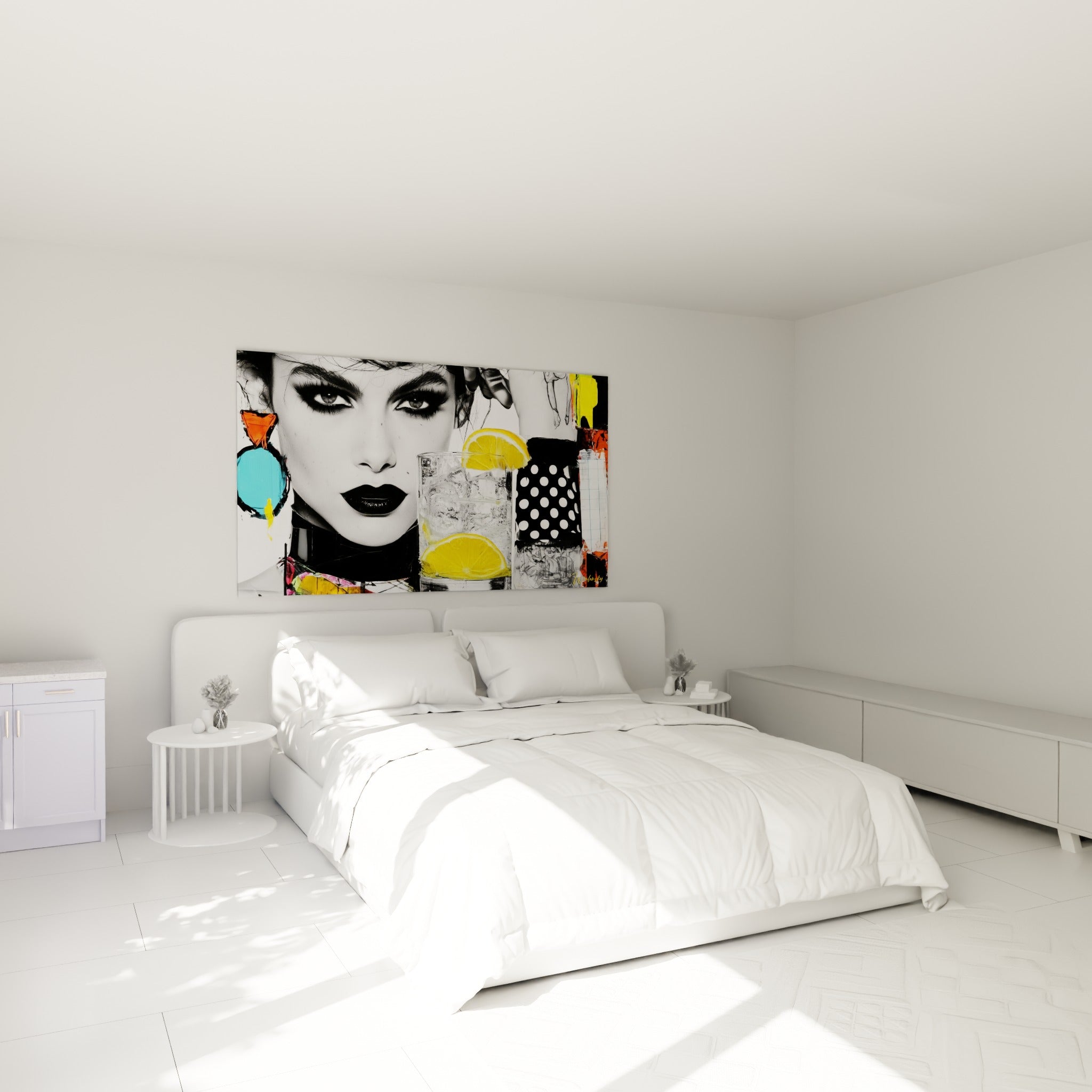 Femme au regard intense et citron jaune vif au-dessus d'un lit dans une chambre claire