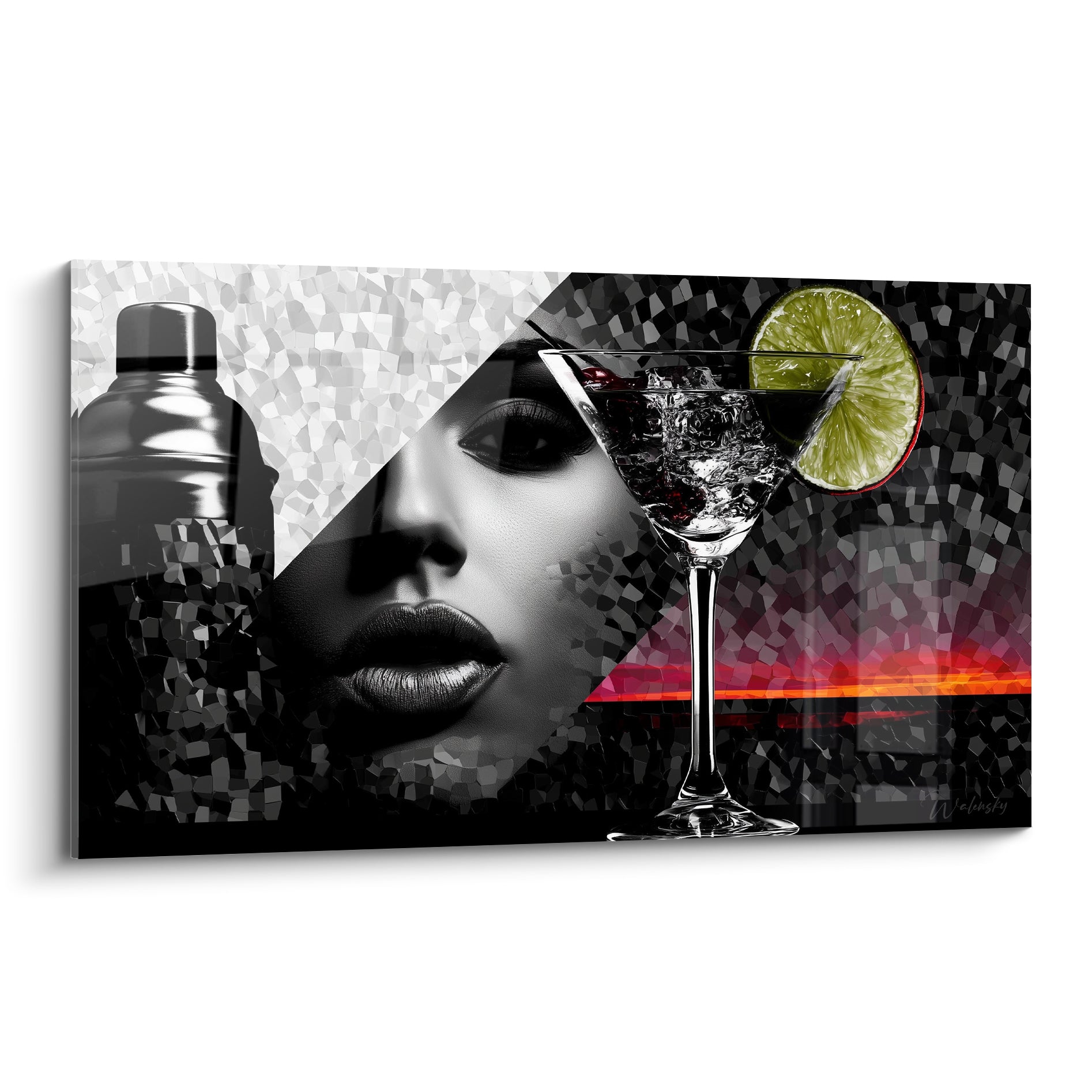Visage mosaïque noir et blanc surplombant un verre à martini et citron vert éclatant