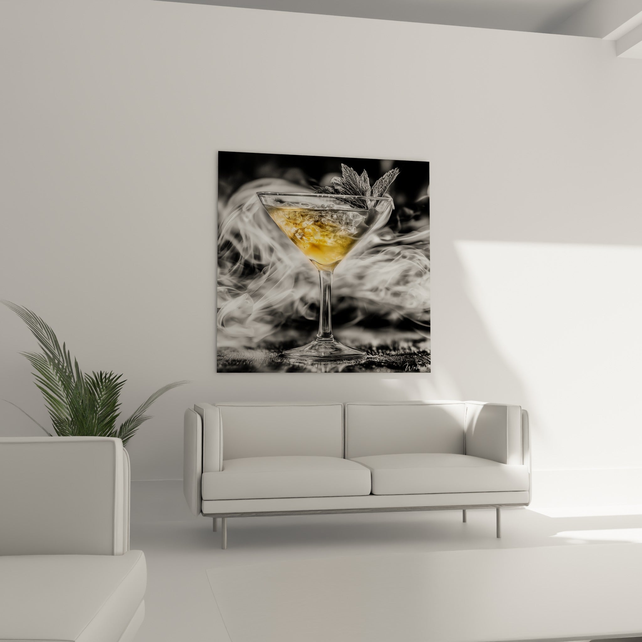 Coupe à cocktail ambrée entourée de fumée grise, accrochée au-dessus d'un canapé dans un salon lumineux