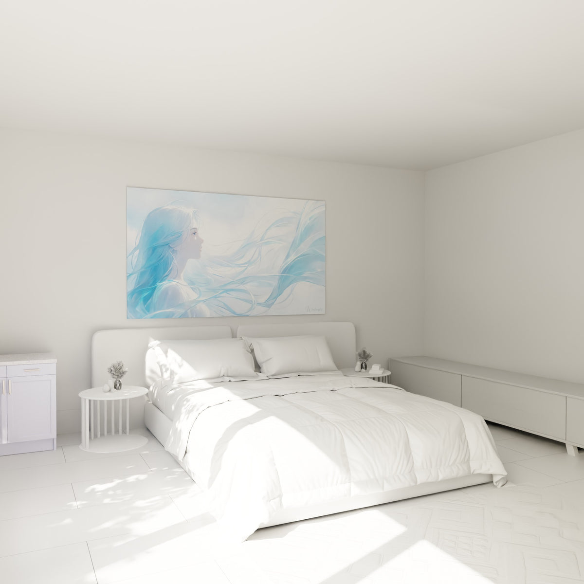 Chevelure bleu ciel et blanche ondulant autour d'un visage serein, accrochée au-dessus d'un lit dans une chambre claire