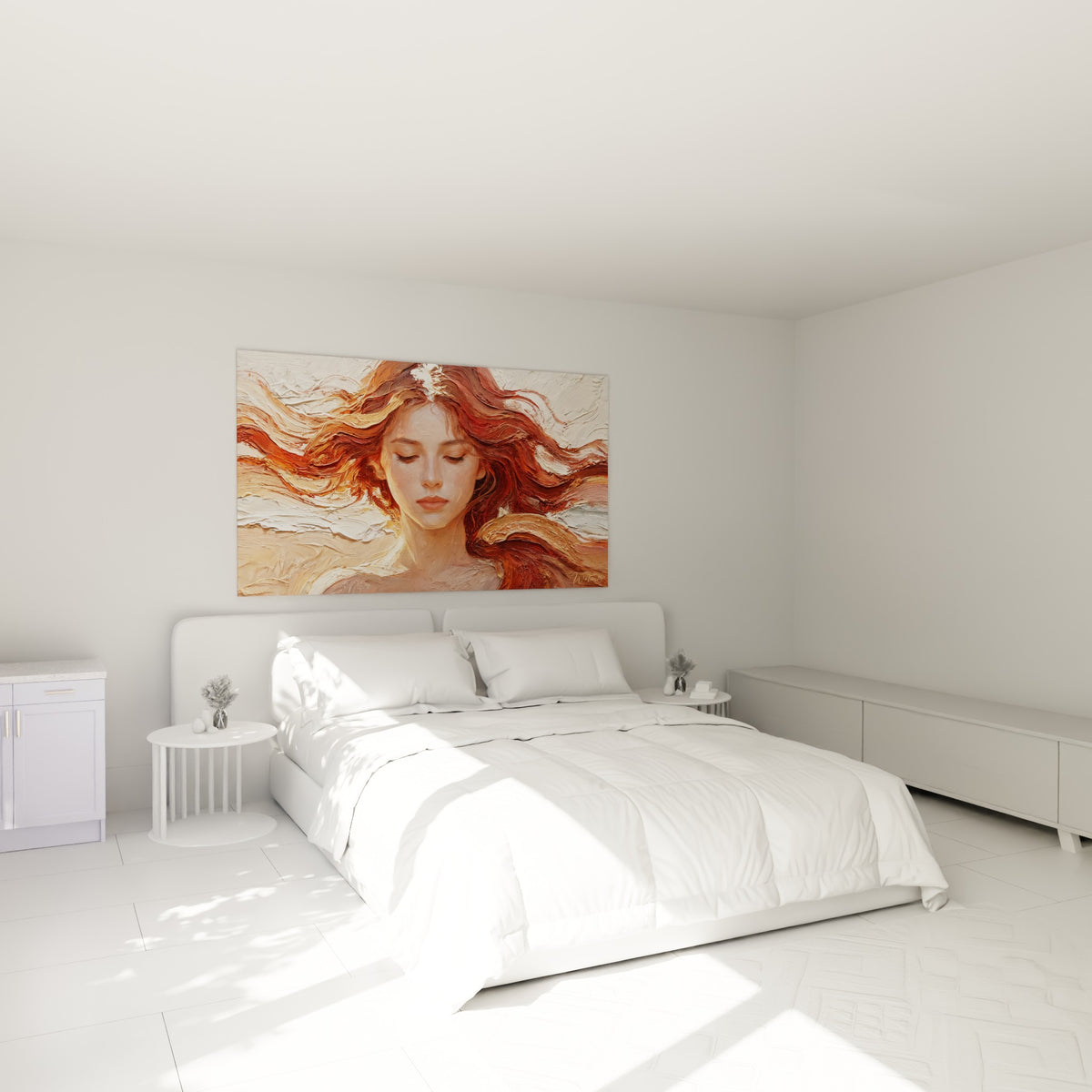 Chevelure rousse ondulante et texture épaisse cuivrée au-dessus d'un lit dans une chambre claire