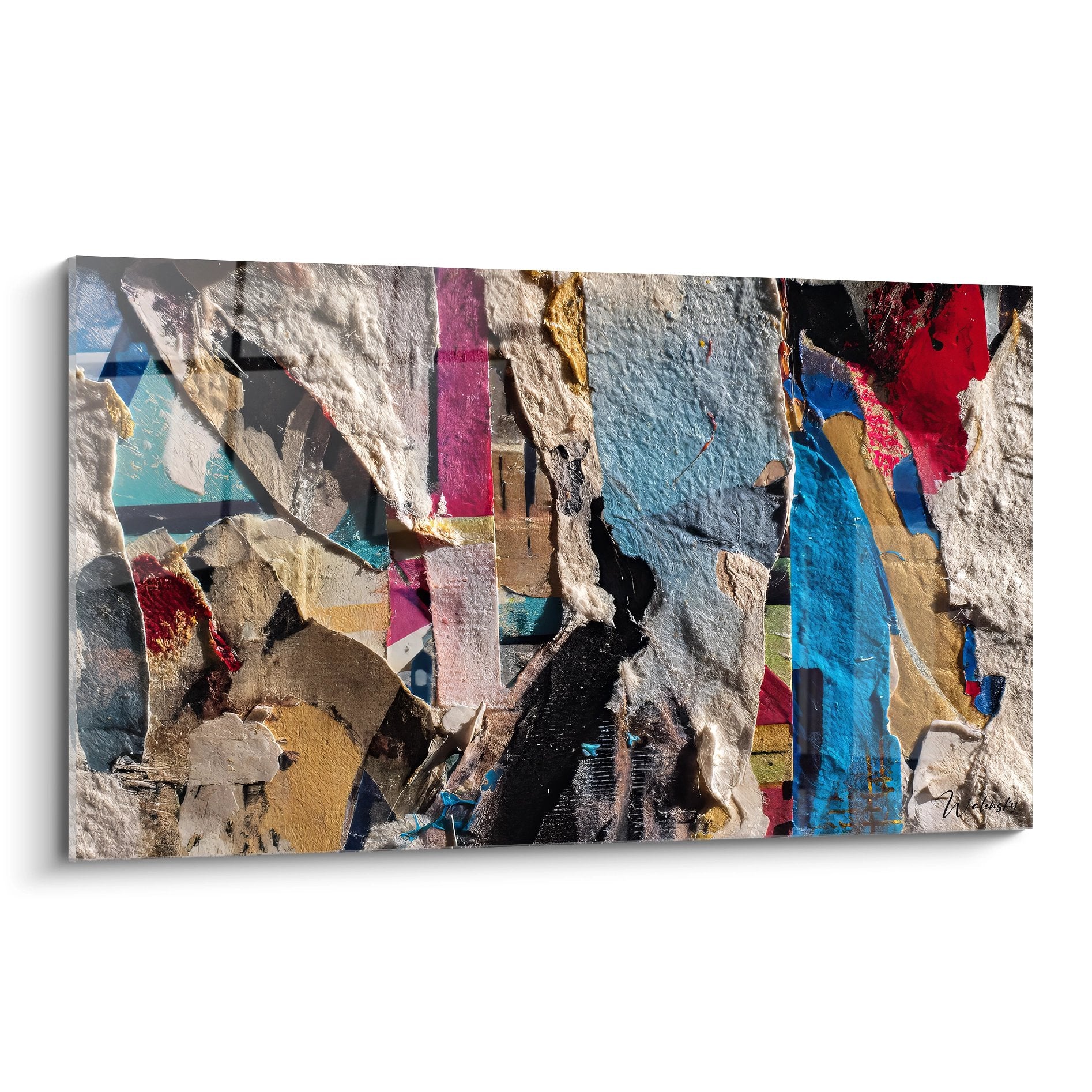 Tableau collage abstrait urbain avec fragments colorés et texture déchirée style art contemporain