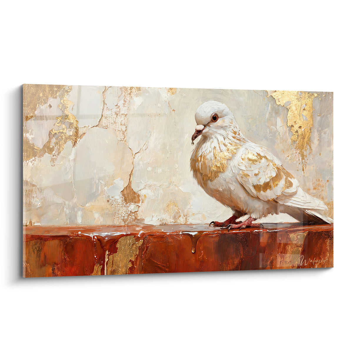 Colombe blanche et dorée posée sur un rebord terracotta, fond craquelé beige et or