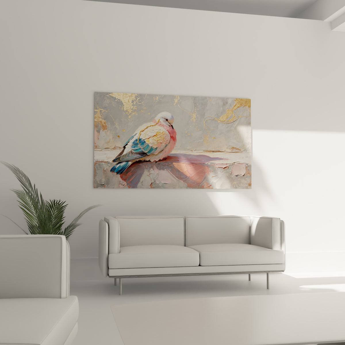 Plumage doré et rose poudré de la colombe positionné au-dessus d'un canapé dans un salon lumineux