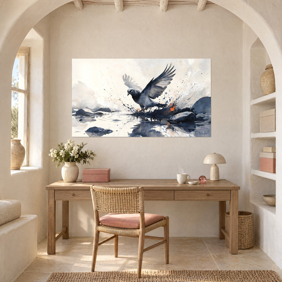 Tableau ailes grises ouvertes sur un bassin de rochers, dégradés bleu marine et éclats rouille, au mur d'un bureau en bois clair