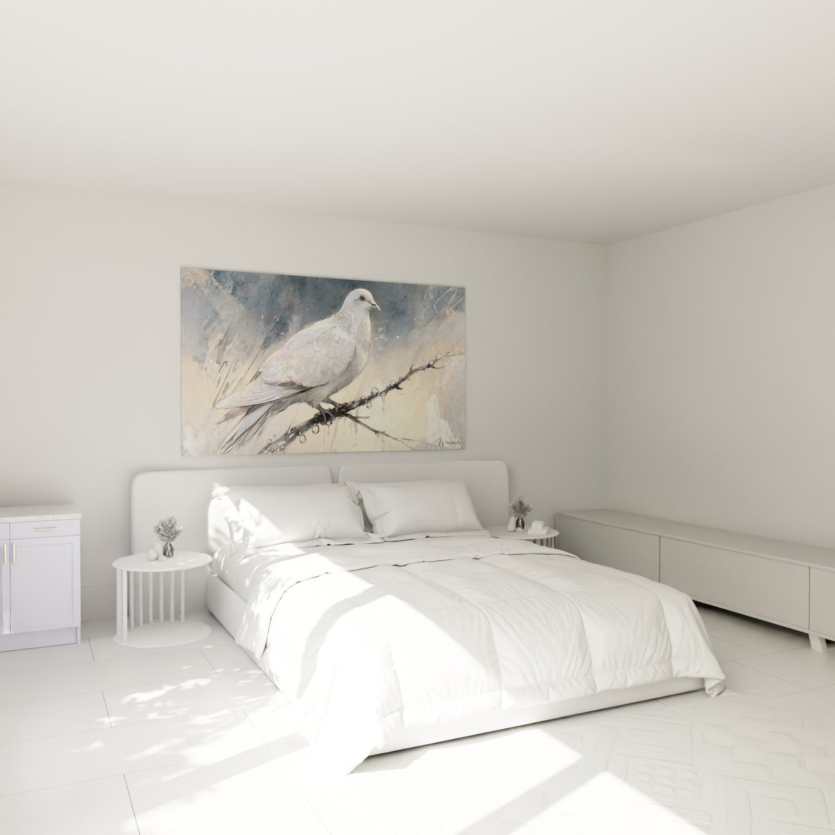 Oiseau blanc irisé sur branche fine, tableau au-dessus d'un lit dans une chambre claire