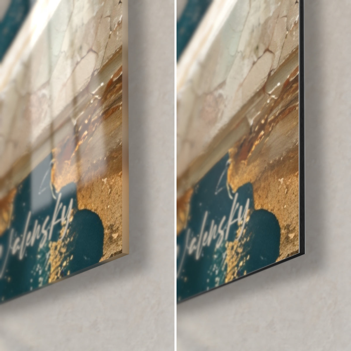 Tableau pigeon blanc, coin bas droit : verre acrylique brillant et reflets à gauche, alu Dibond mat à droite, éclats dorés sur bleu