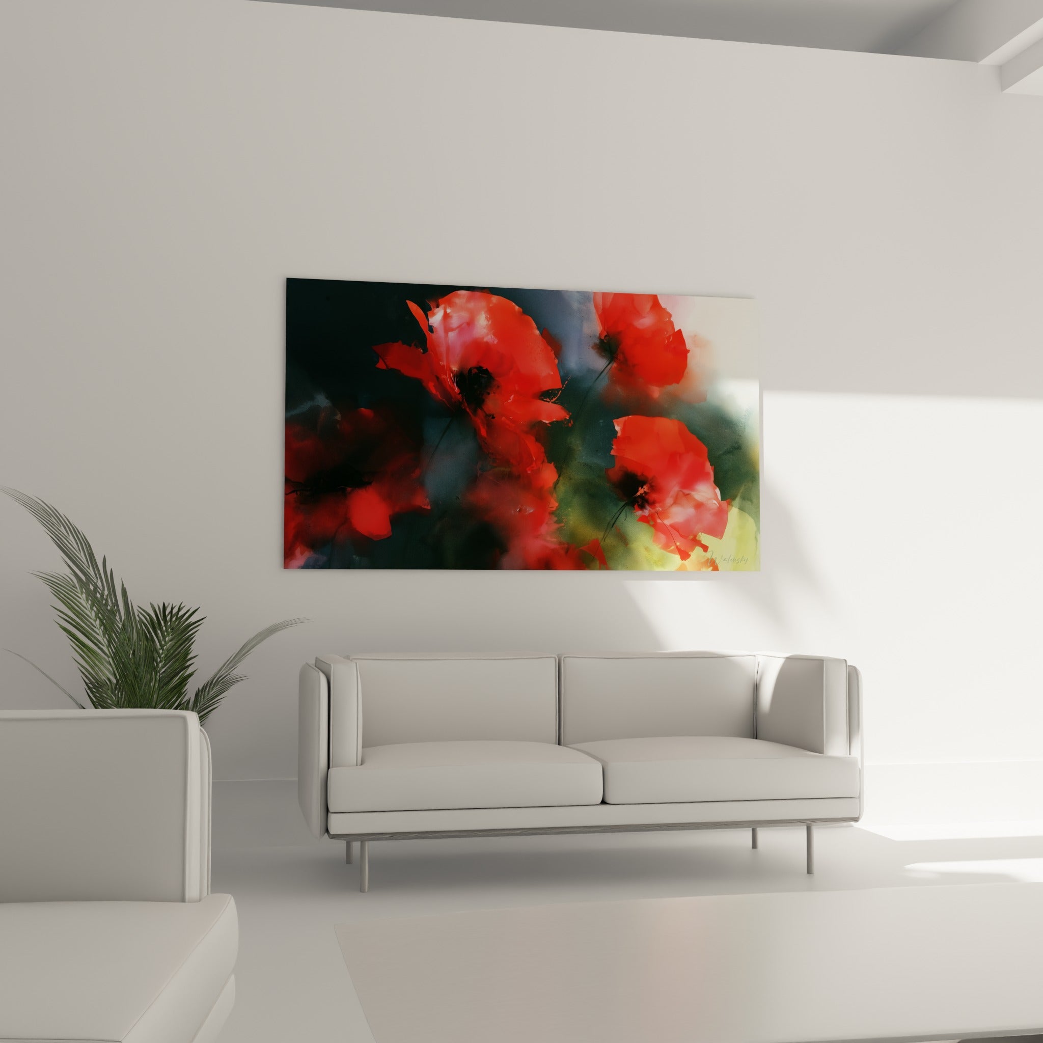 Fleurs de coquelicot rouge intense sur fond sombre accrochées au-dessus d'un canapé dans un salon lumineux
