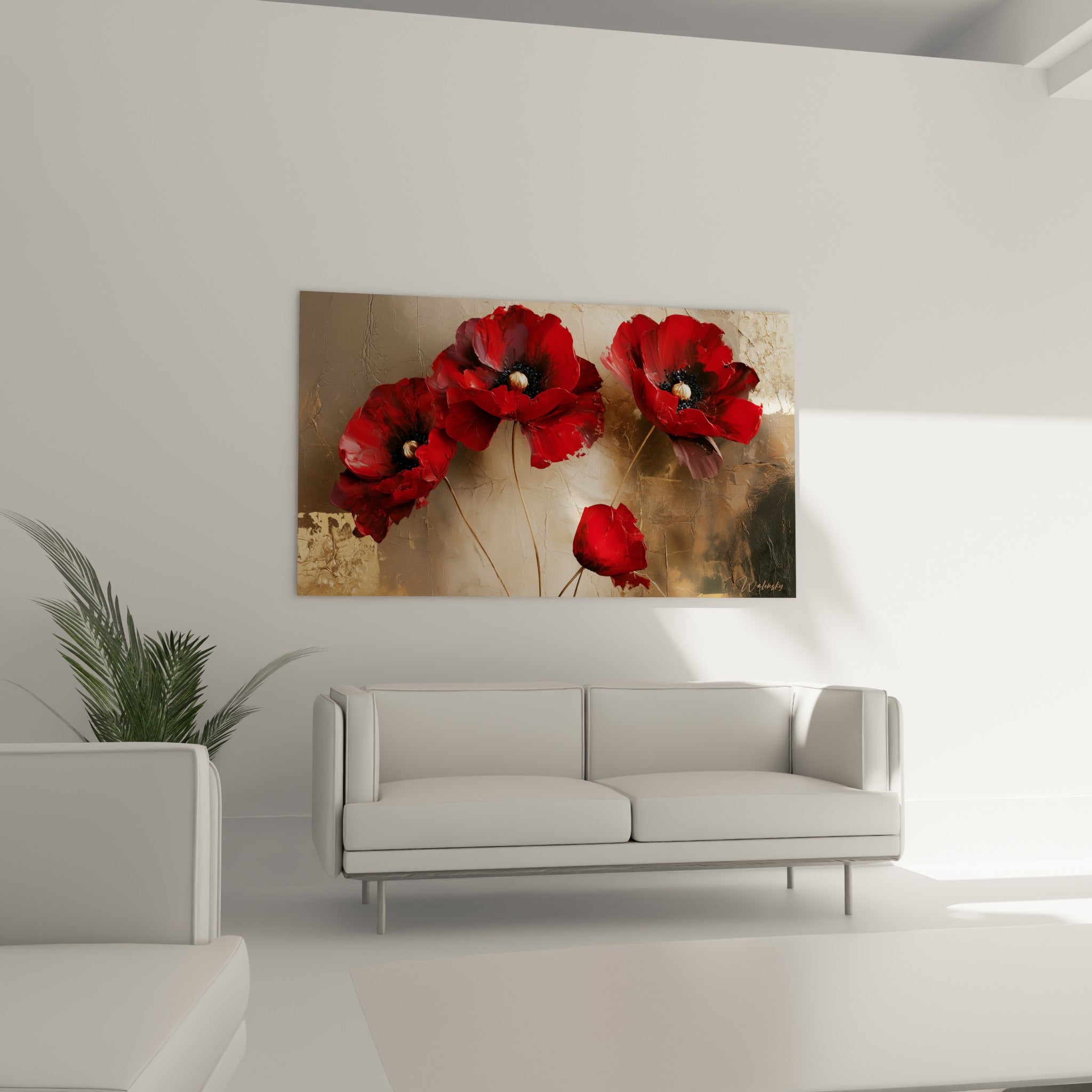 Bouquet de coquelicots écarlates et fond doré patiné placé au-dessus d'un canapé dans un salon lumineux